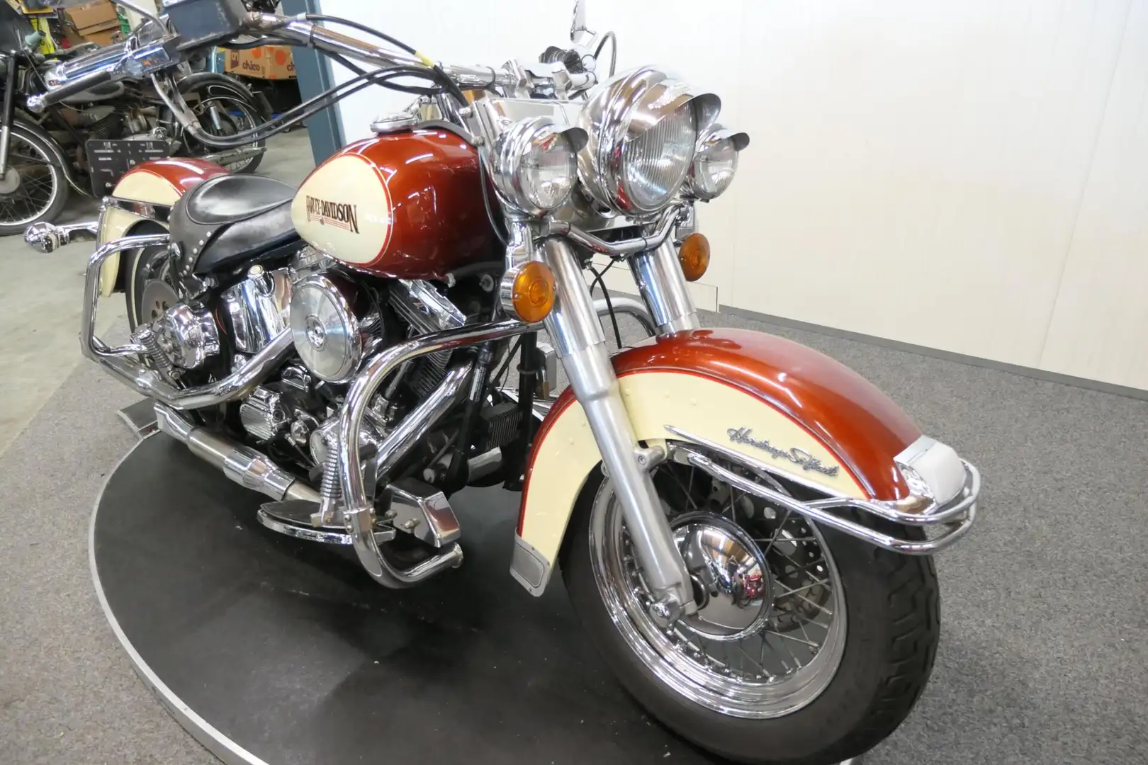 Harley-Davidson Heritage FLSTC Softtail Classic Pomarańczowy - 2