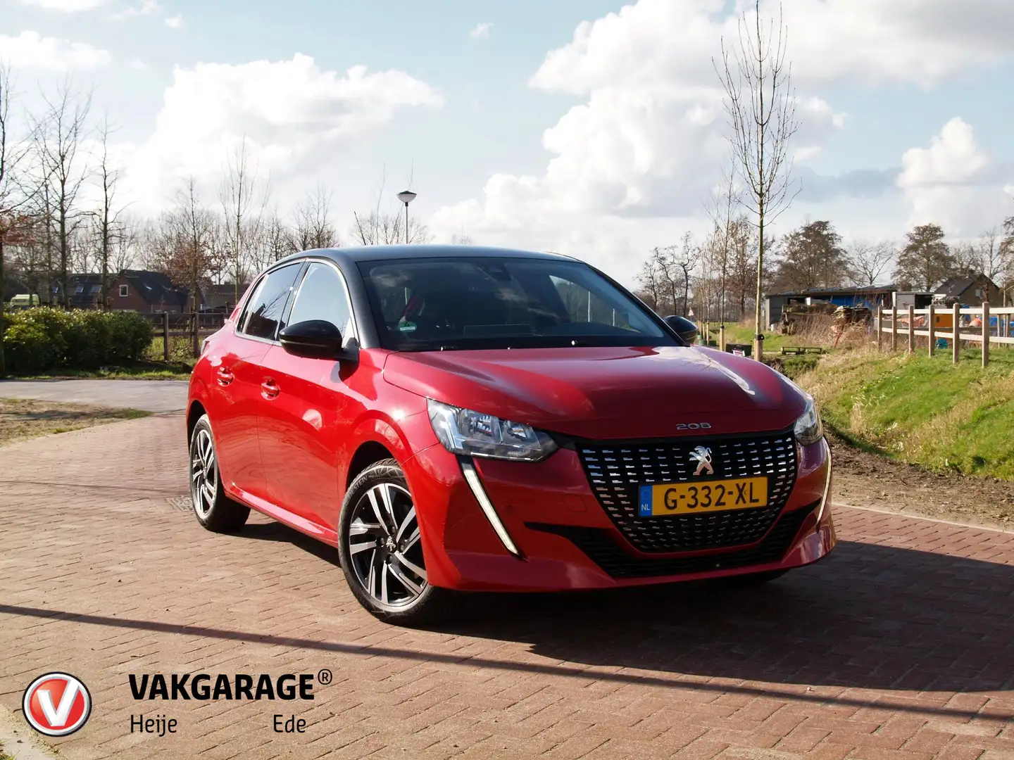 Peugeot 208 1.2 PureTech Blue Lease Allure | Apple Carplay | 1 Rosso - 1