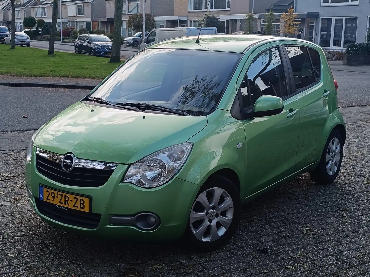 Opel Agila Agila 1.2 Enjoy Groen - 1