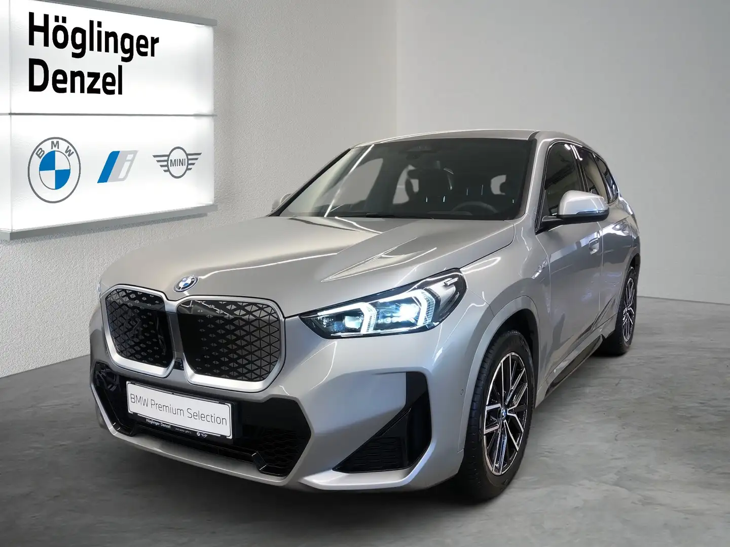 BMW iX1 eDrive20 Silber - 1