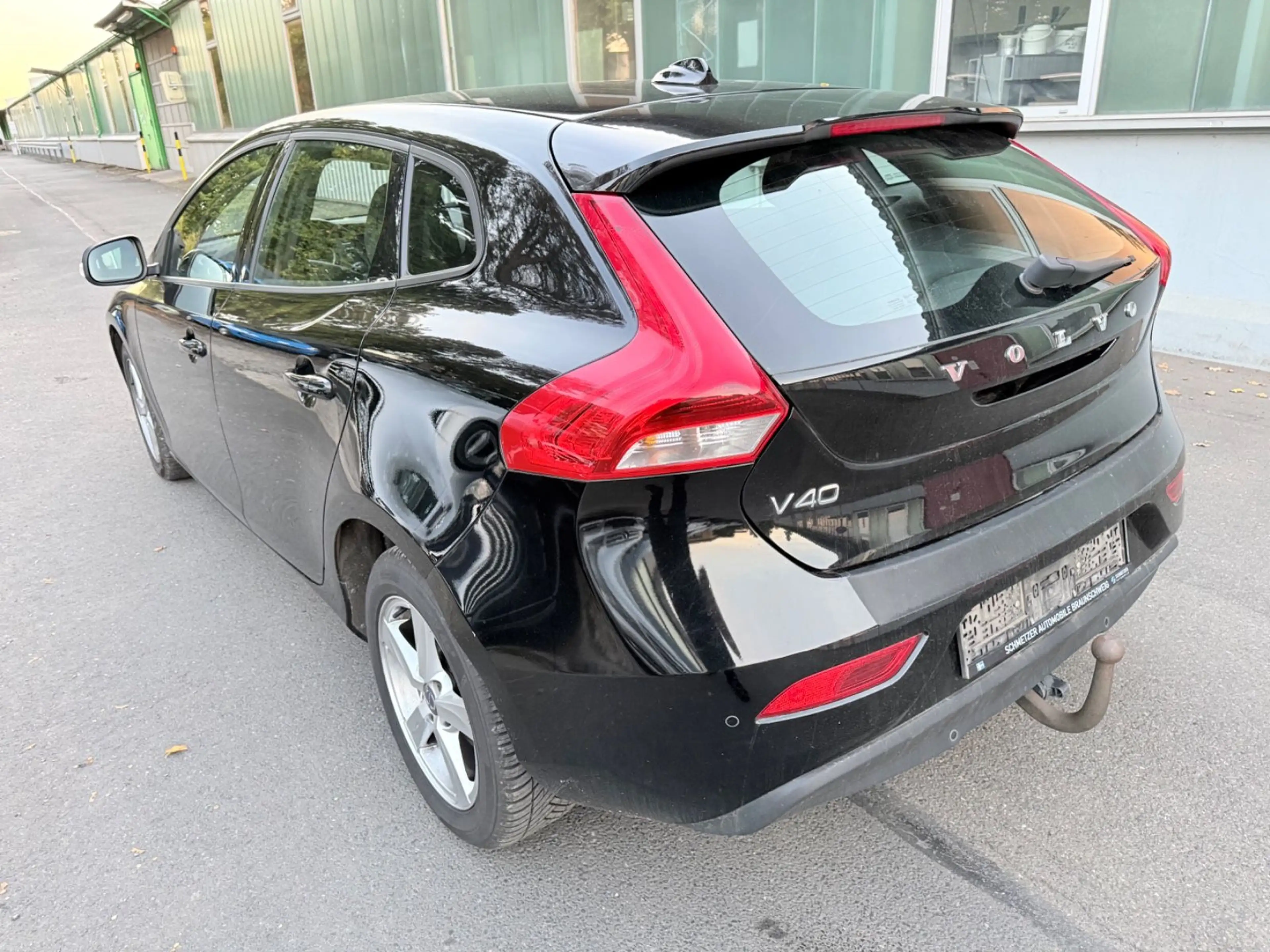 Volvo V40 Kinetic — photo 8