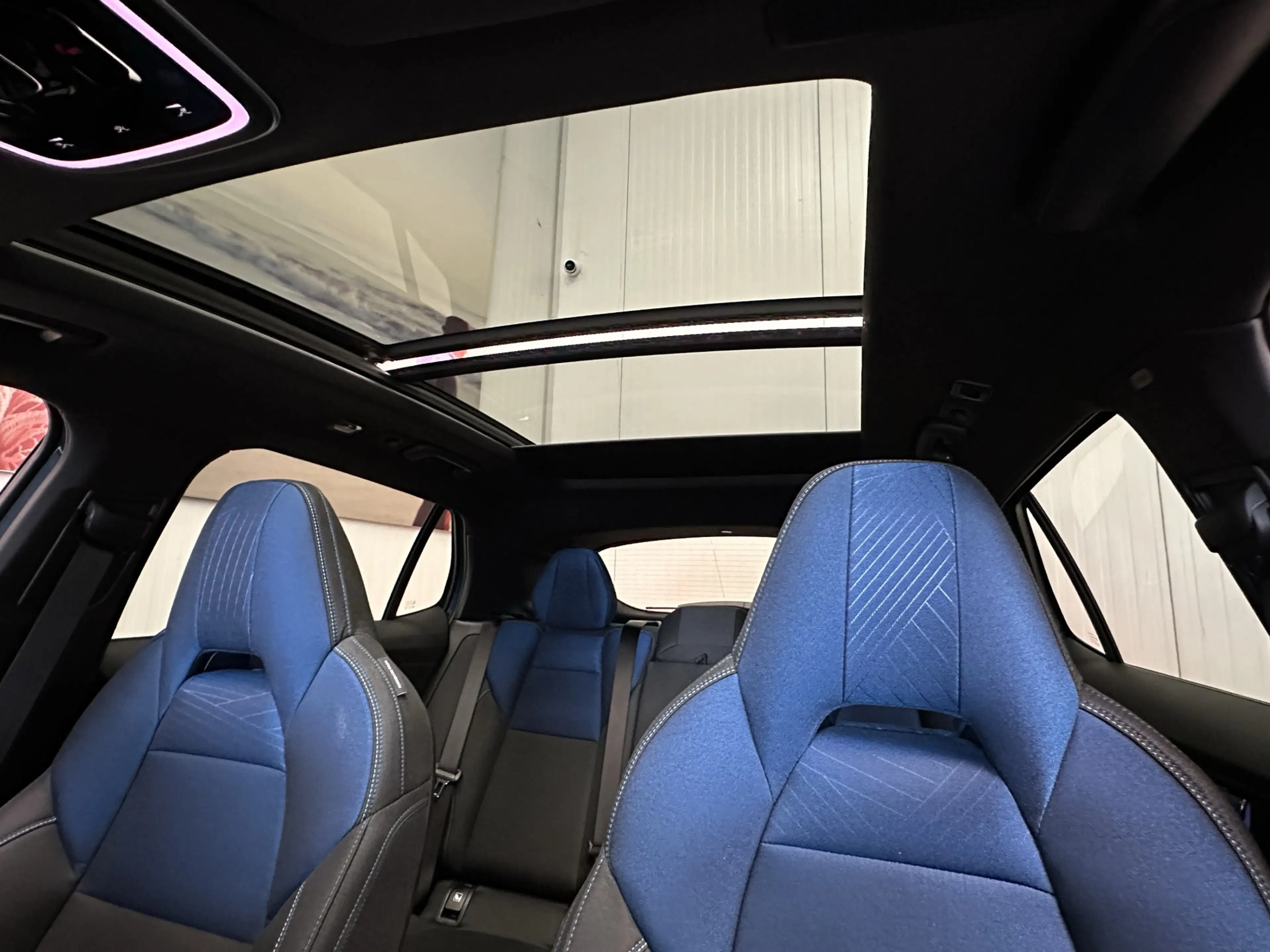 Lynk & Co 01 1.5 6.6kW FACELIFT ZWARTE HEMEL 360 CAMERA ADAPTIV — photo 19