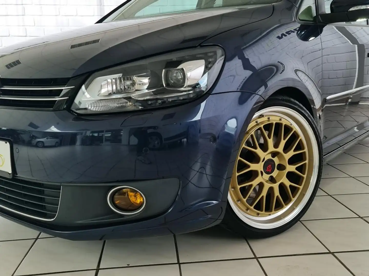 Volkswagen Touran Highline, Bi-Xenon, Kamera, Navi, Pano, AHK, LMF Bleu - 2