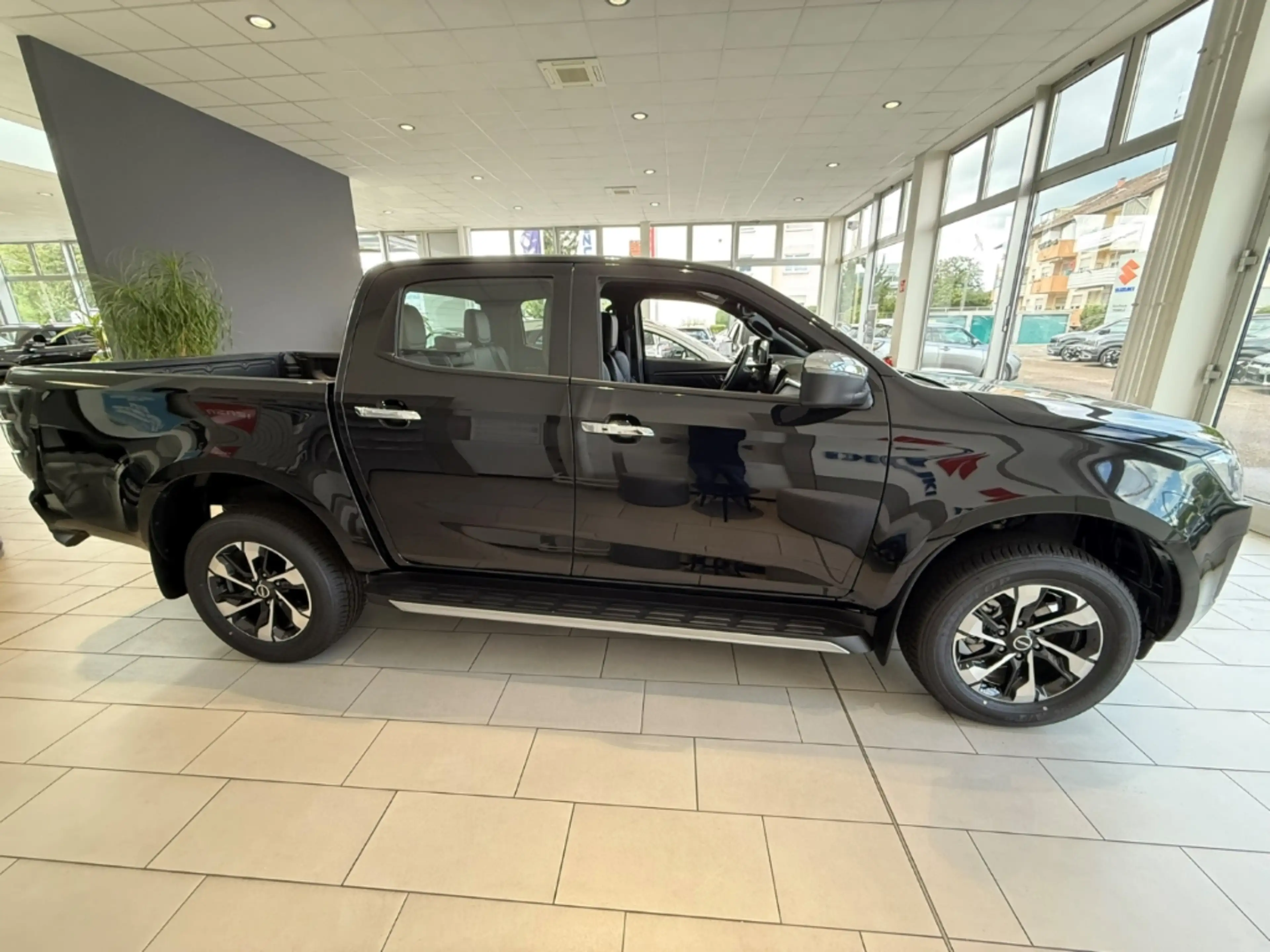 Isuzu D-Max Double Cab 4WD LSE AT Leder LED Apple CarPlay Andr — photo 10
