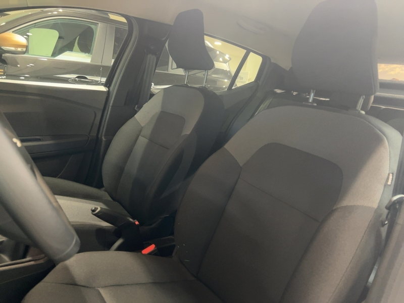 Dacia Sandero Essential TCe 90 — photo 14
