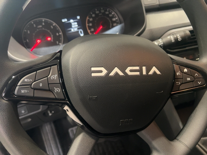Dacia Sandero Essential TCe 90 — photo 15