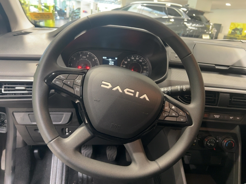 Dacia Sandero Essential TCe 90 — photo 10