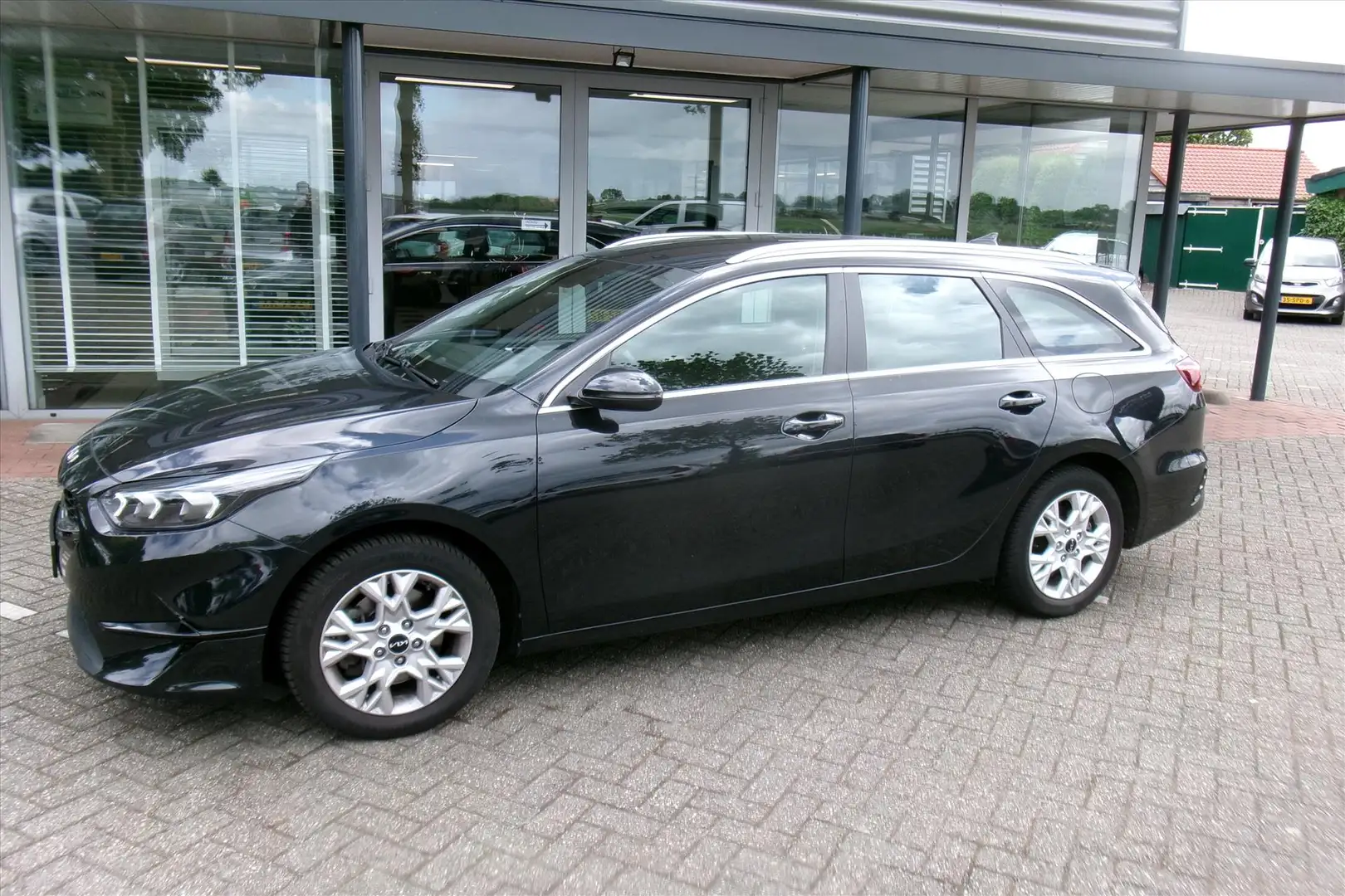 Kia Ceed SW / cee'd SW 1.0 Turbo DynamicLine Sporty Wagon Org. Ned. Negro - 2