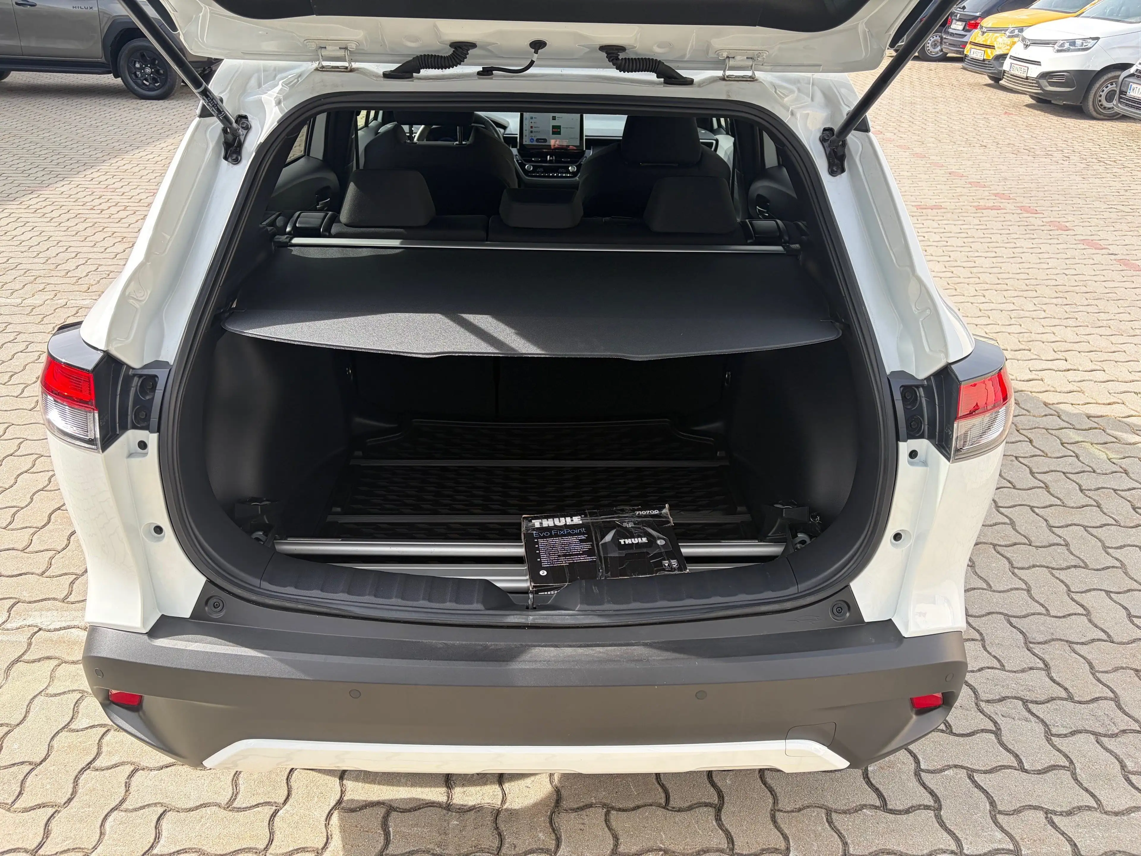 Toyota Corolla Cross 1,8 Hybrid FWD Active Drive — photo 7