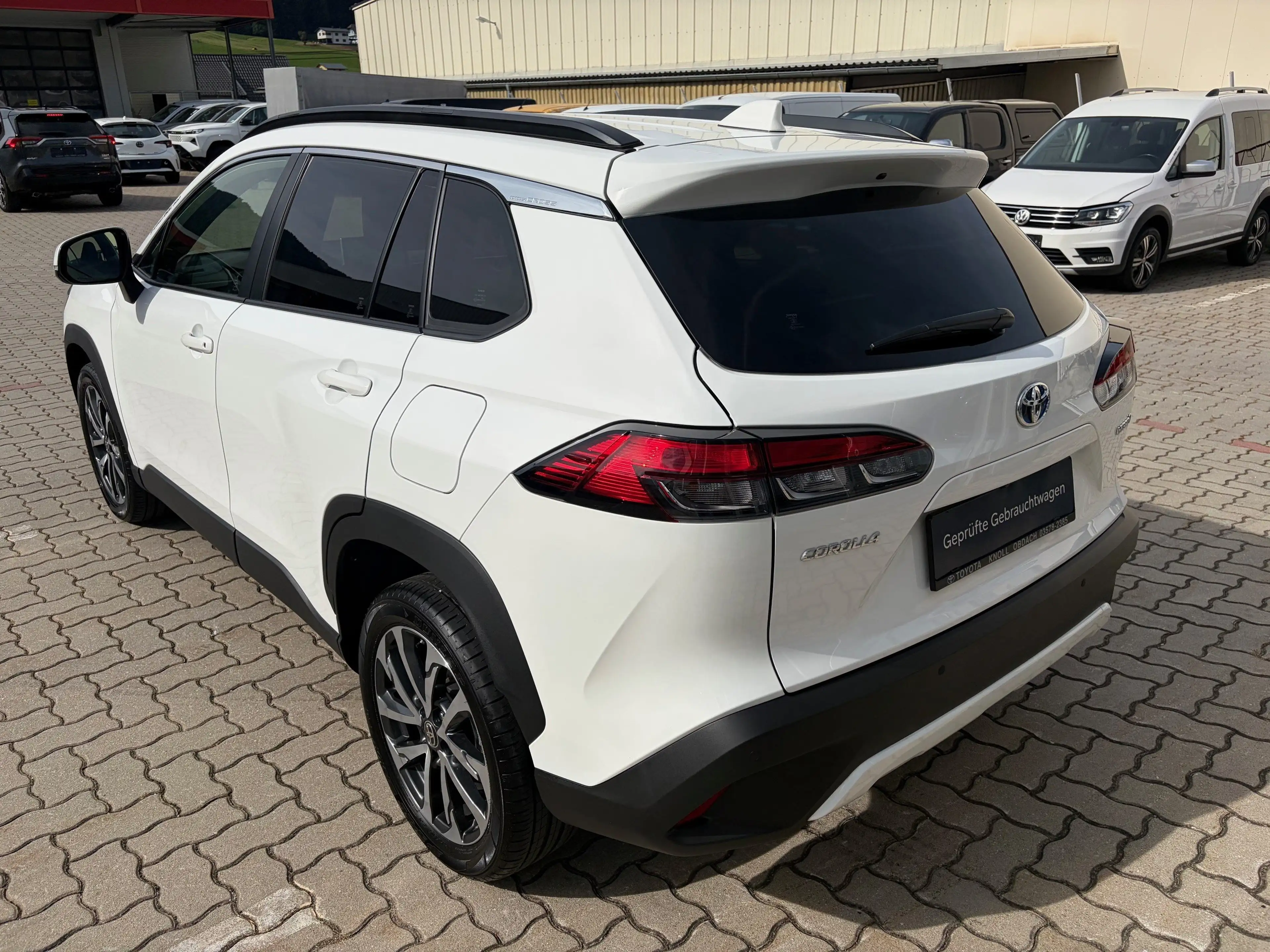 Toyota Corolla Cross 1,8 Hybrid FWD Active Drive — photo 6