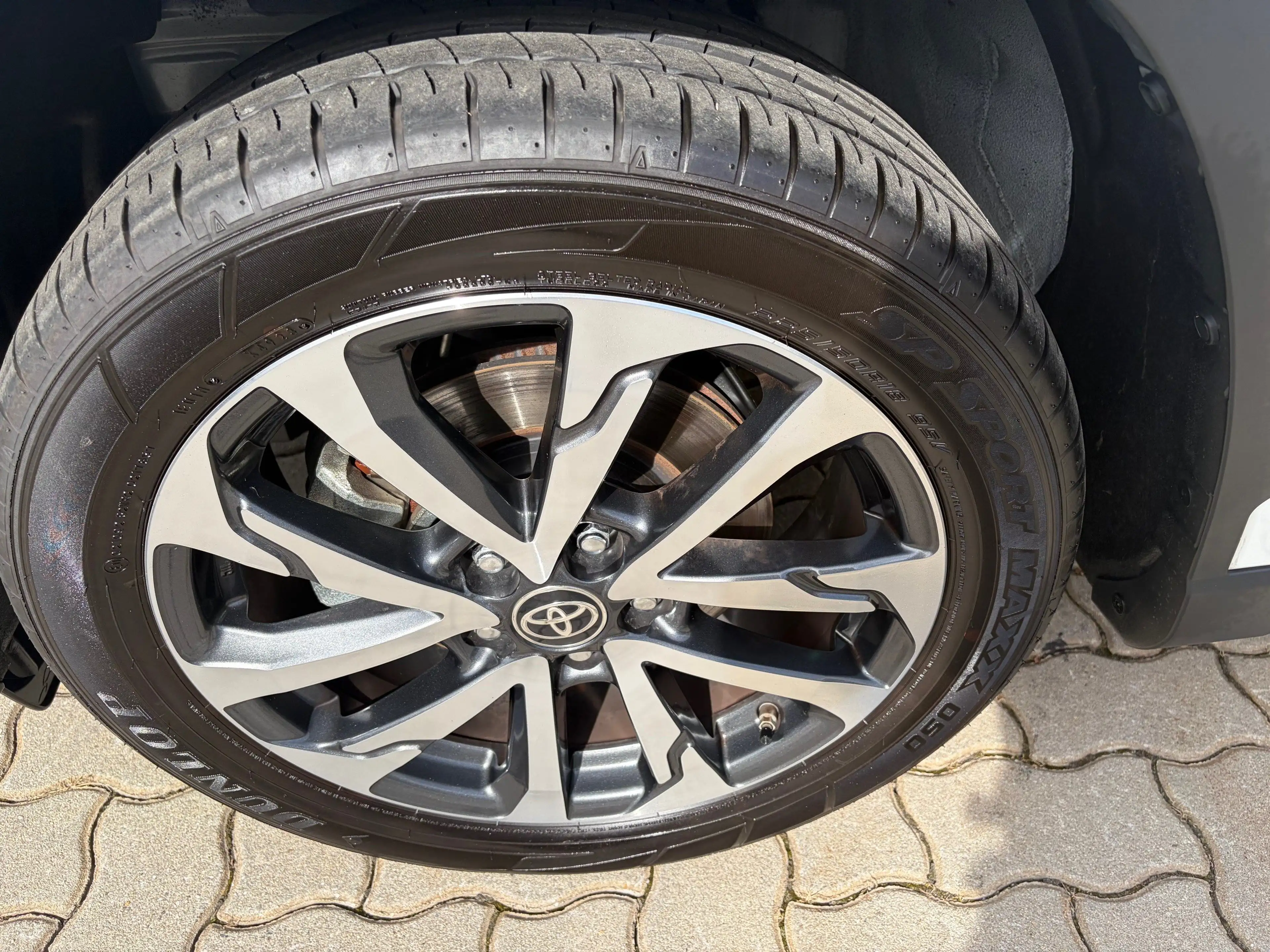 Toyota Corolla Cross 1,8 Hybrid FWD Active Drive — photo 19
