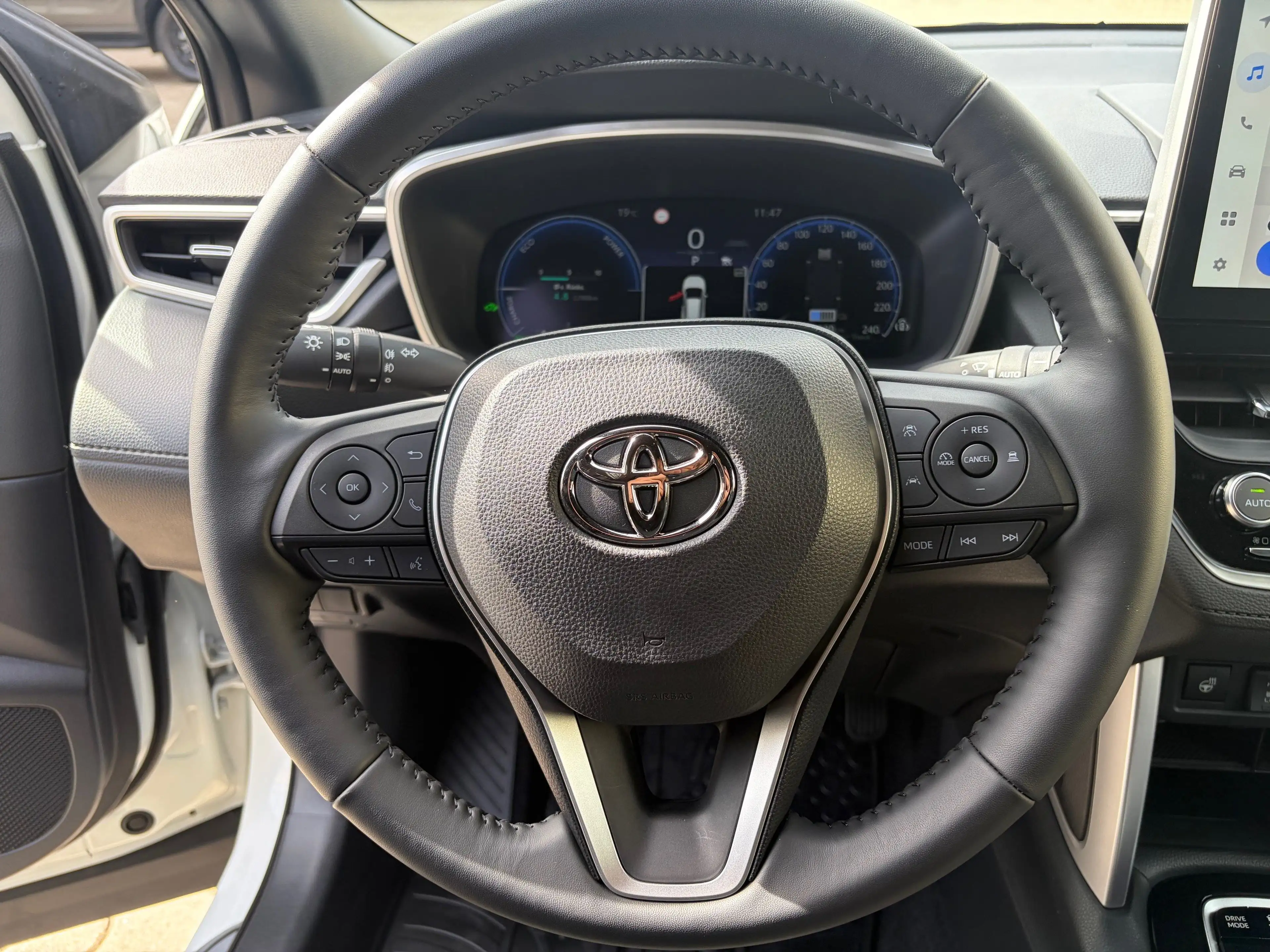 Toyota Corolla Cross 1,8 Hybrid FWD Active Drive — photo 13