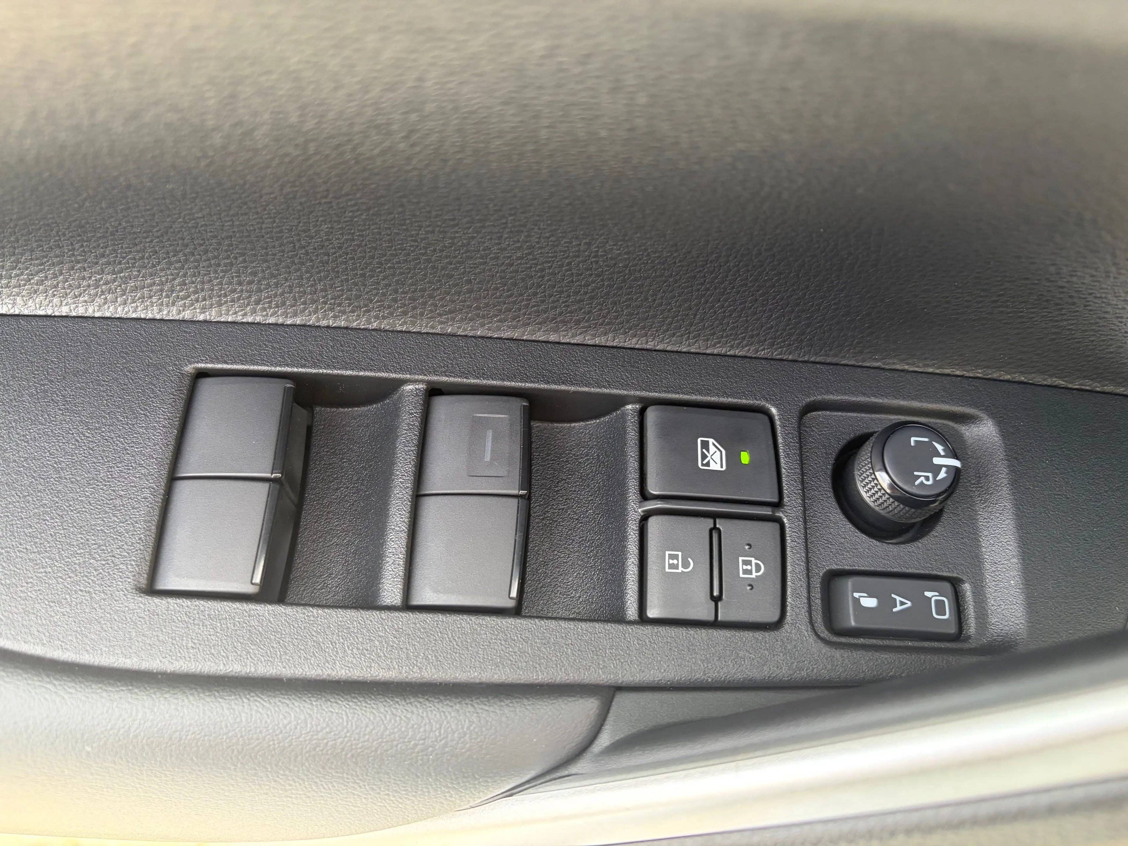 Toyota Corolla Cross 1,8 Hybrid FWD Active Drive — photo 12