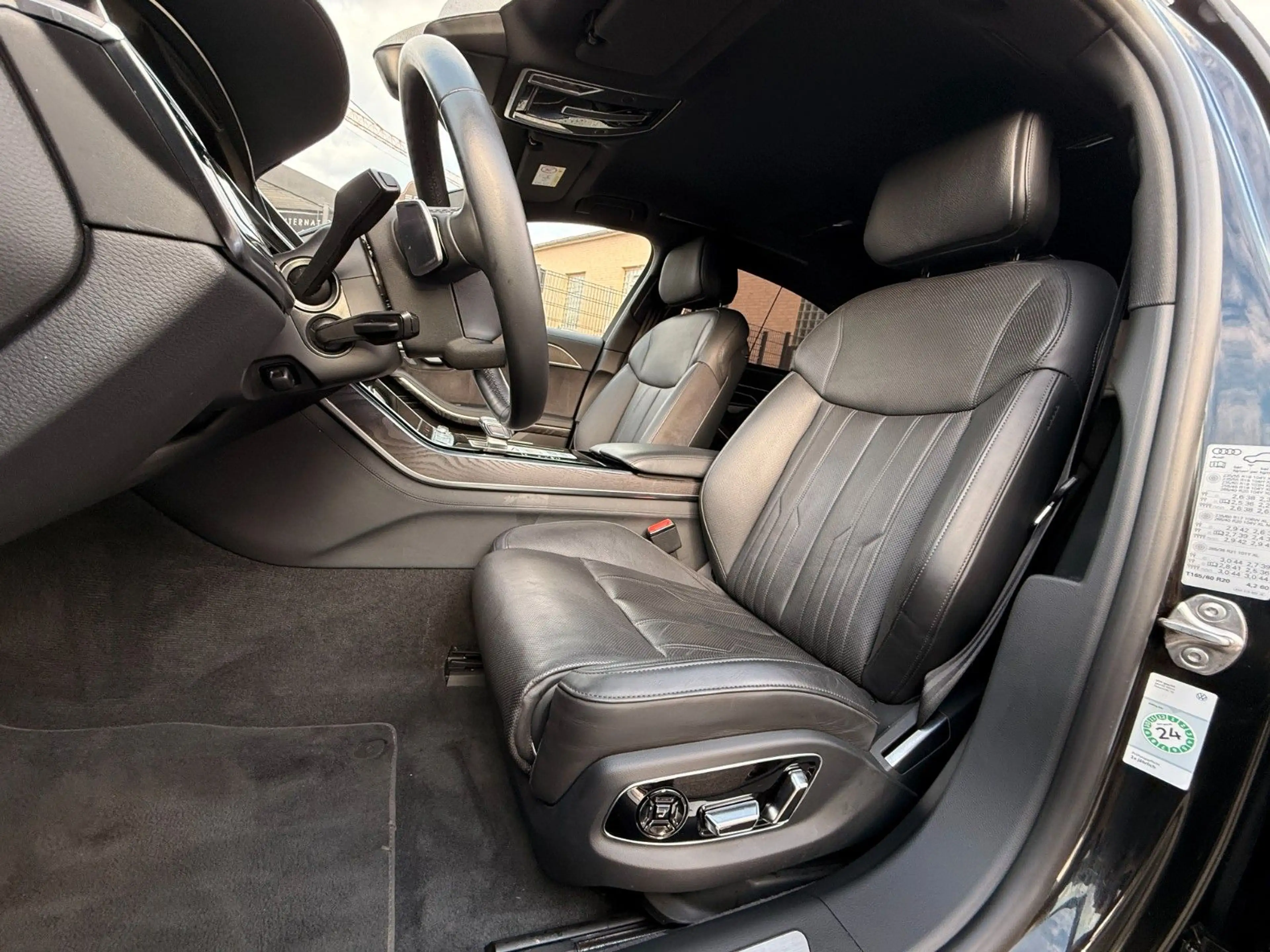 Audi A8 50 TDI L quattro | CHAUFFEUR | Bang & Olufsen — photo 14