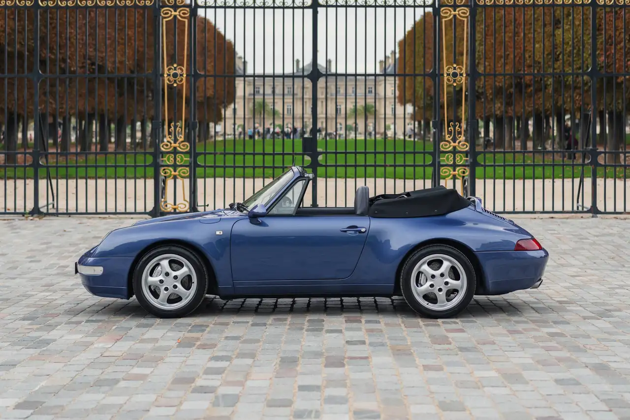 Porsche 993 Carrera 4 Cabriolet - only 47,500 km, original paint, huge service history, foto 2