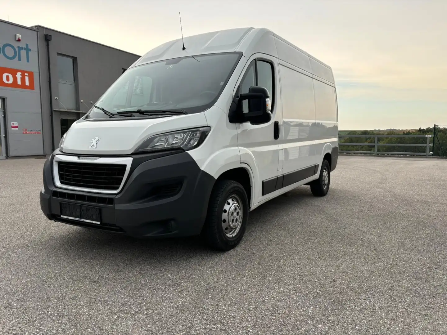 Peugeot Boxer Bus 3000 L2H2 2,2 HDi 110 FAP Euro 5 Wit - 1