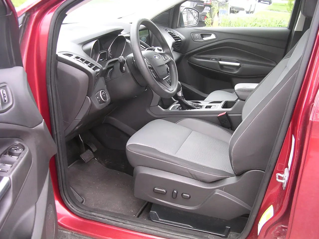 Ford Escape photo Ford Escape