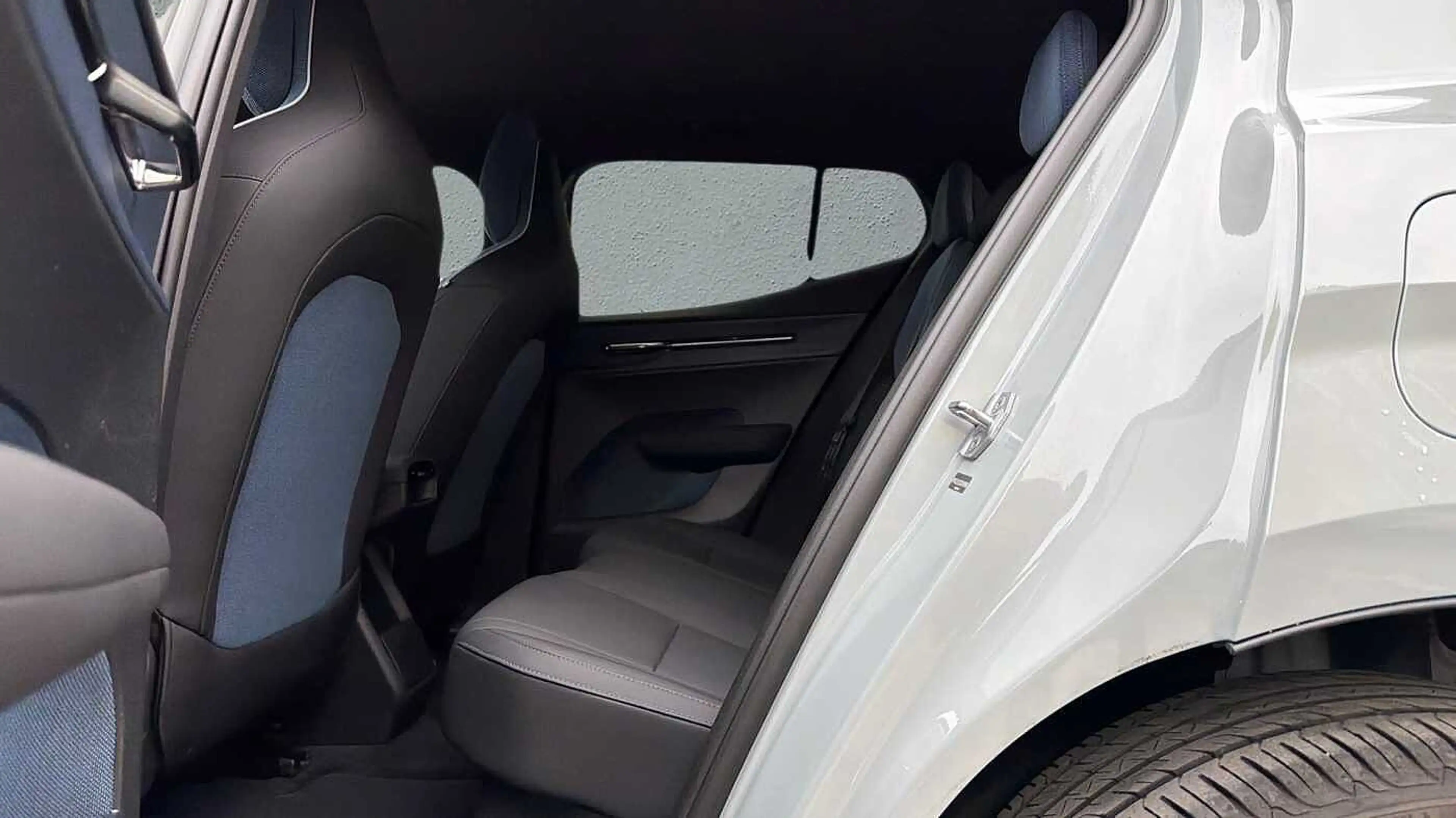 Volvo EX30 Plus, Single Motor Extended Range, Eldriven — photo 7
