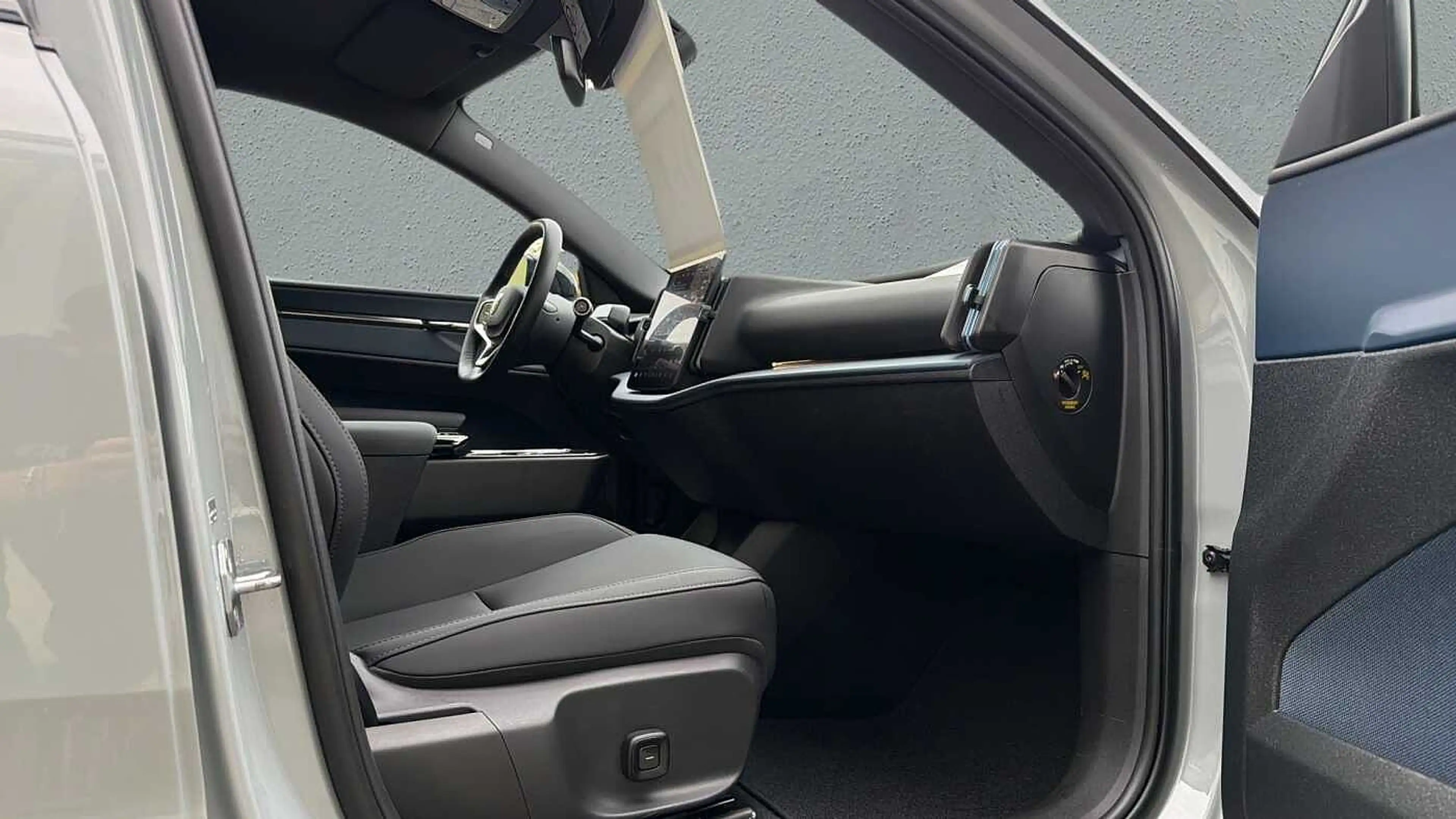 Volvo EX30 Plus, Single Motor Extended Range, Eldriven — photo 5