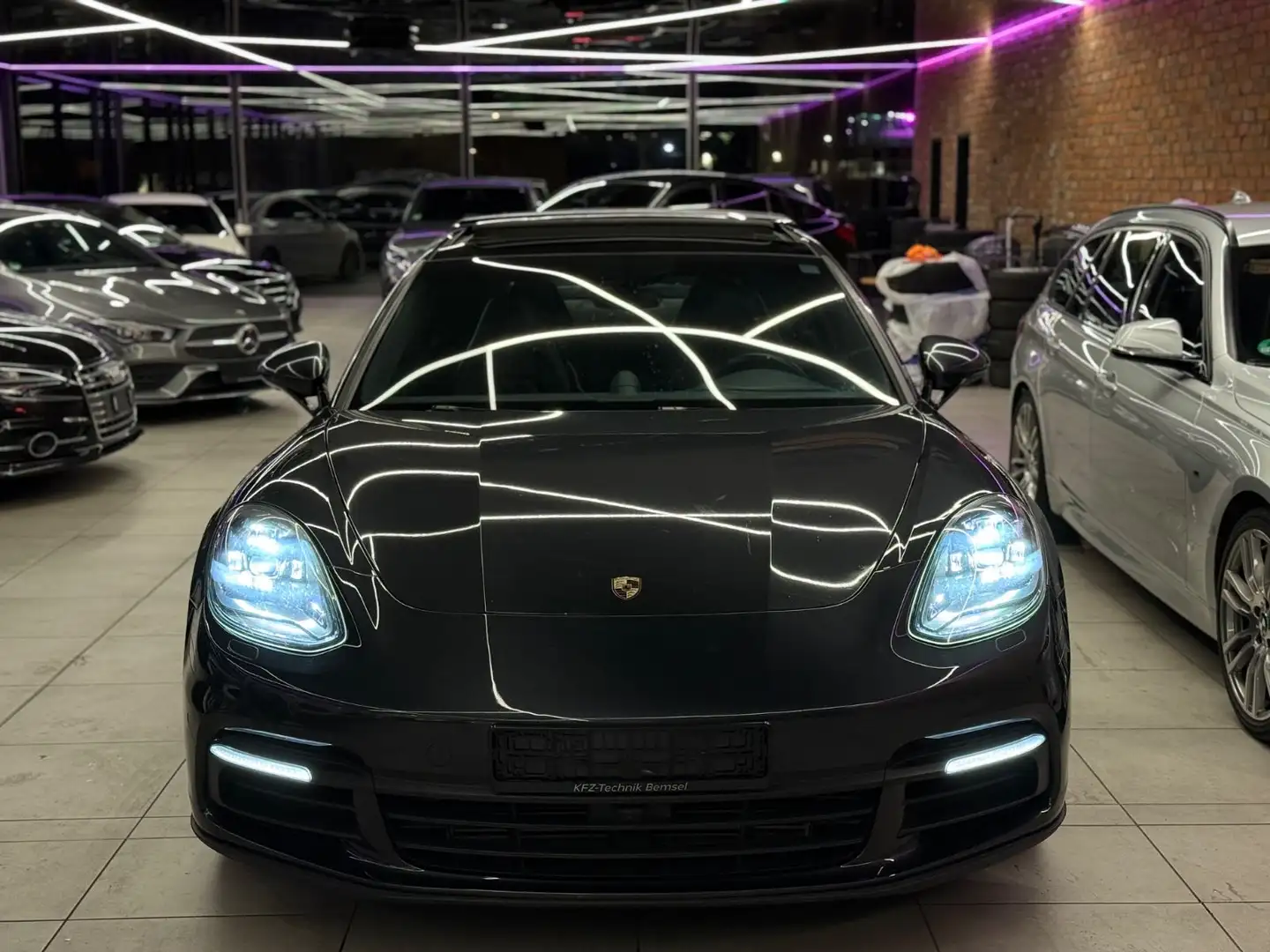 Porsche Panamera *PANO*BOSE*360-KAM*AMBIENTE*MEMORY*R21 Серый - 2