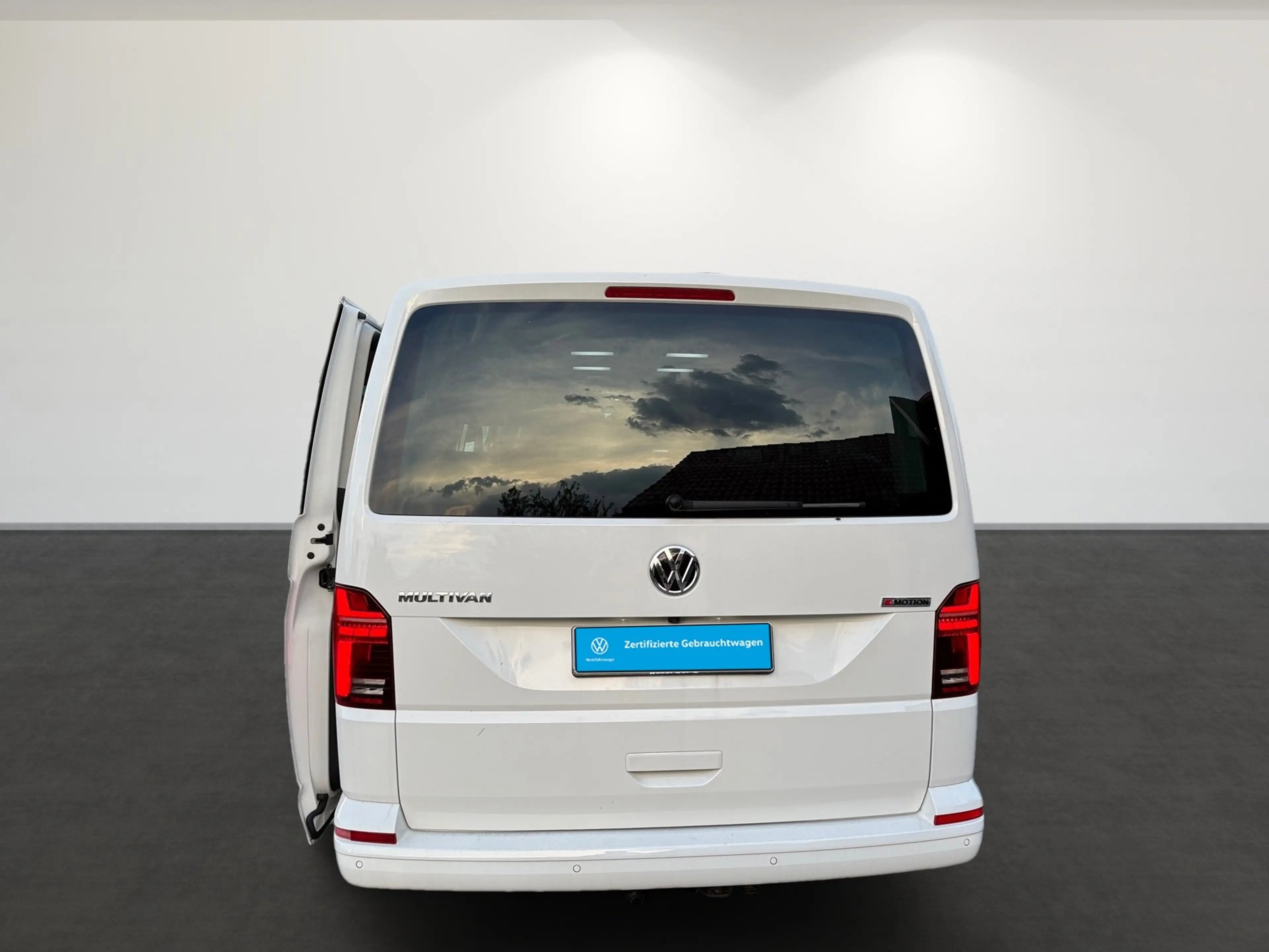 Volkswagen T6.1 Multivan 2.0 TDI DSG Generation Six 4MOTION AHK. LED. Rückf — photo 15
