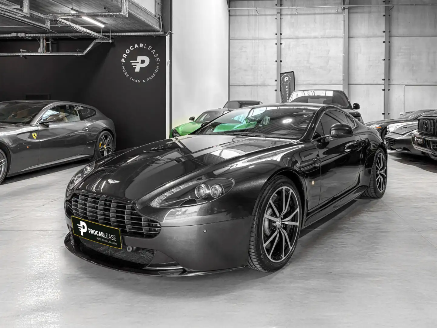 Aston Martin V8 Vantage V8 VANTAGE S / CARBON / ALCANTARA / EMBRAY Gris - 1
