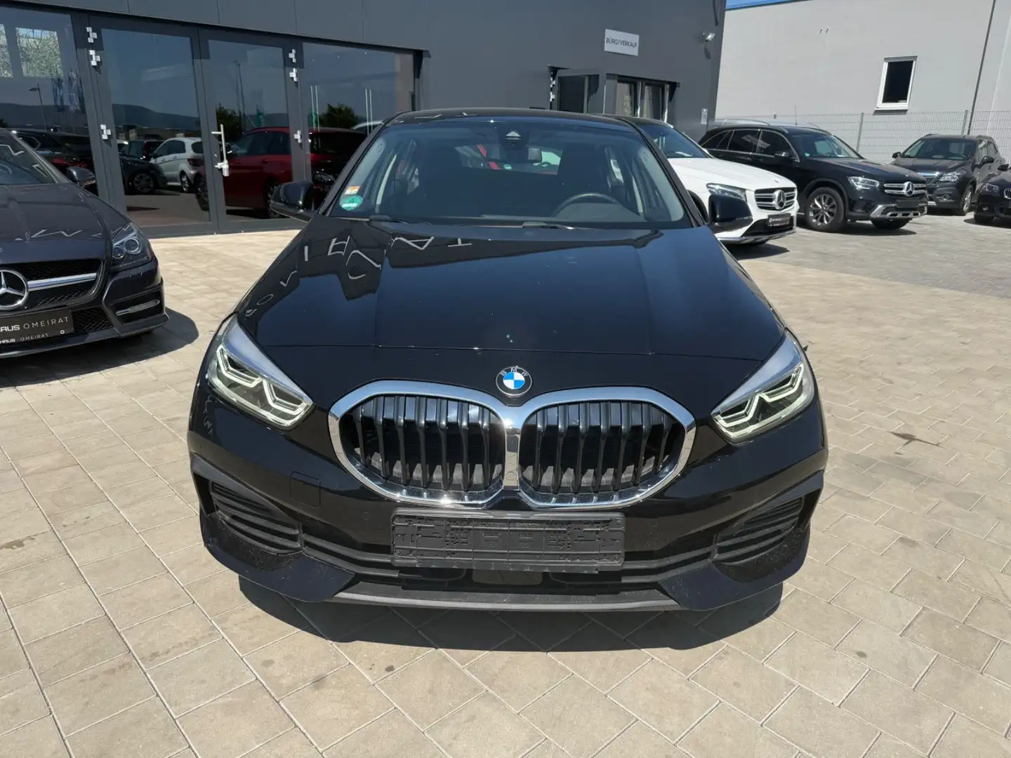 BMW 118 I Advantage 1-Hand/Navi/Klimaauto./PDC/SHZ Schwarz - 2