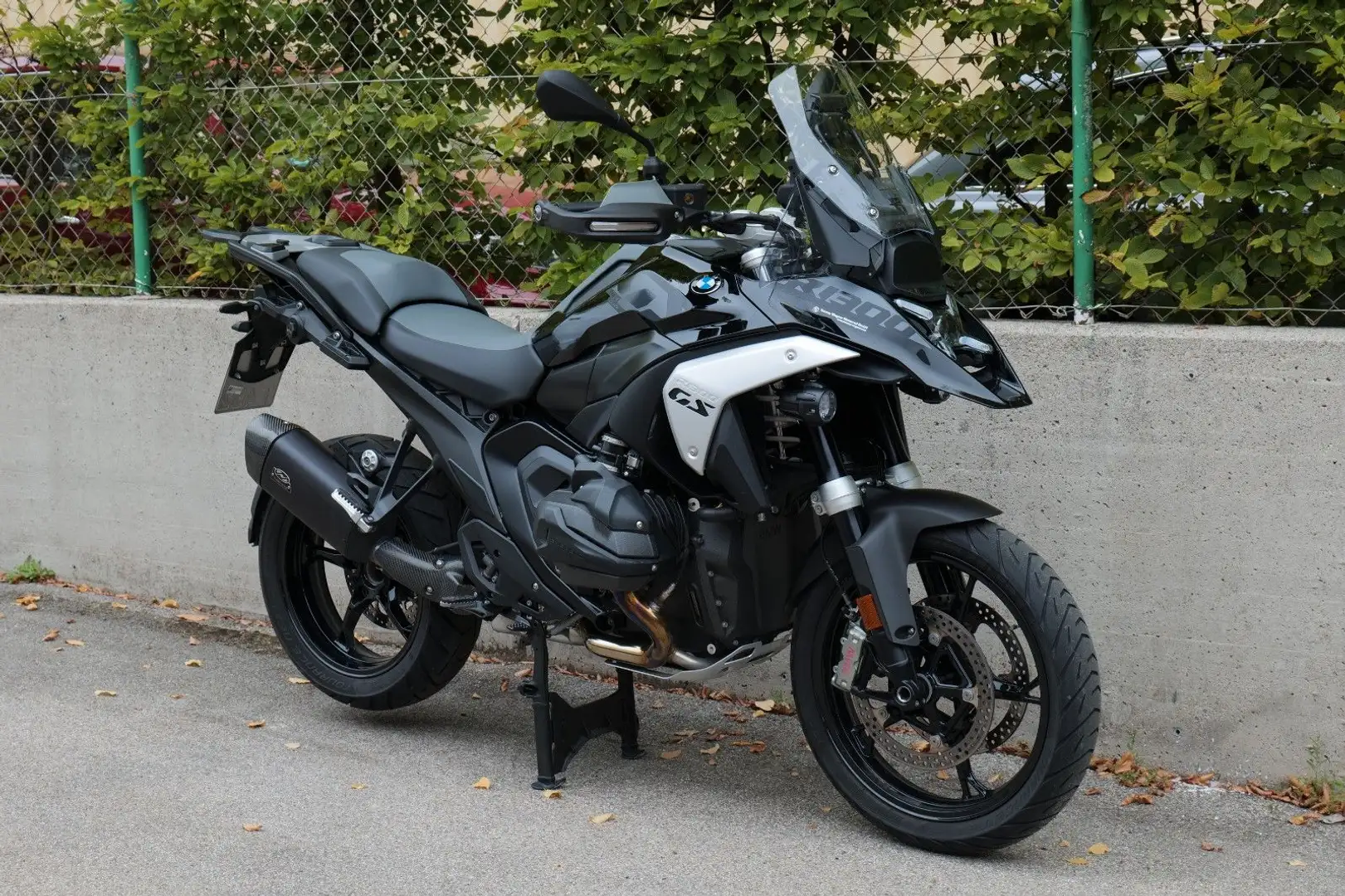 BMW R 1300 GS Triple Black Dr. Jekyll & Mr. Hyde Fekete - 2