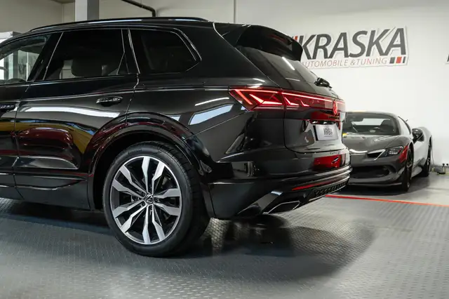 Volkswagen Touareg view 12