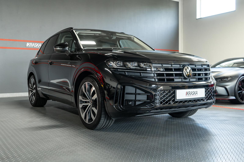 Volkswagen Touareg 3.0 TDI 4M R-Line AHK PANO FINAL EDITION — photo 7