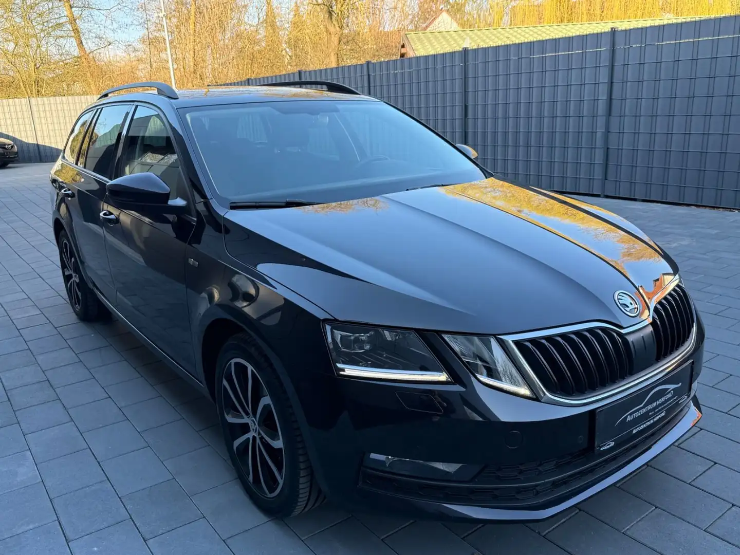 Skoda Octavia Combi Soleil Navi LED DSG Czarny - 2