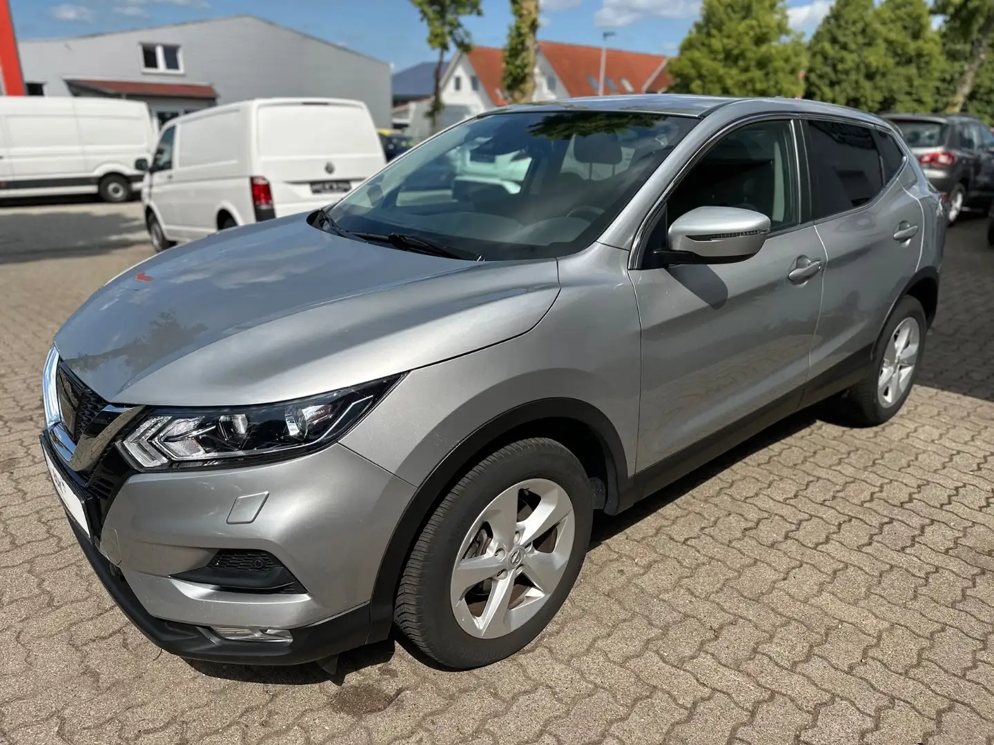 Nissan Qashqai Acenta/2HD/NAVI/SHZ/TEMP/KAM/GJR Silber - 2