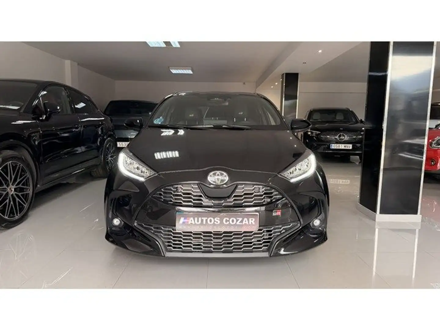 Toyota Yaris 130H 1.5 GR Sport Negro - 2
