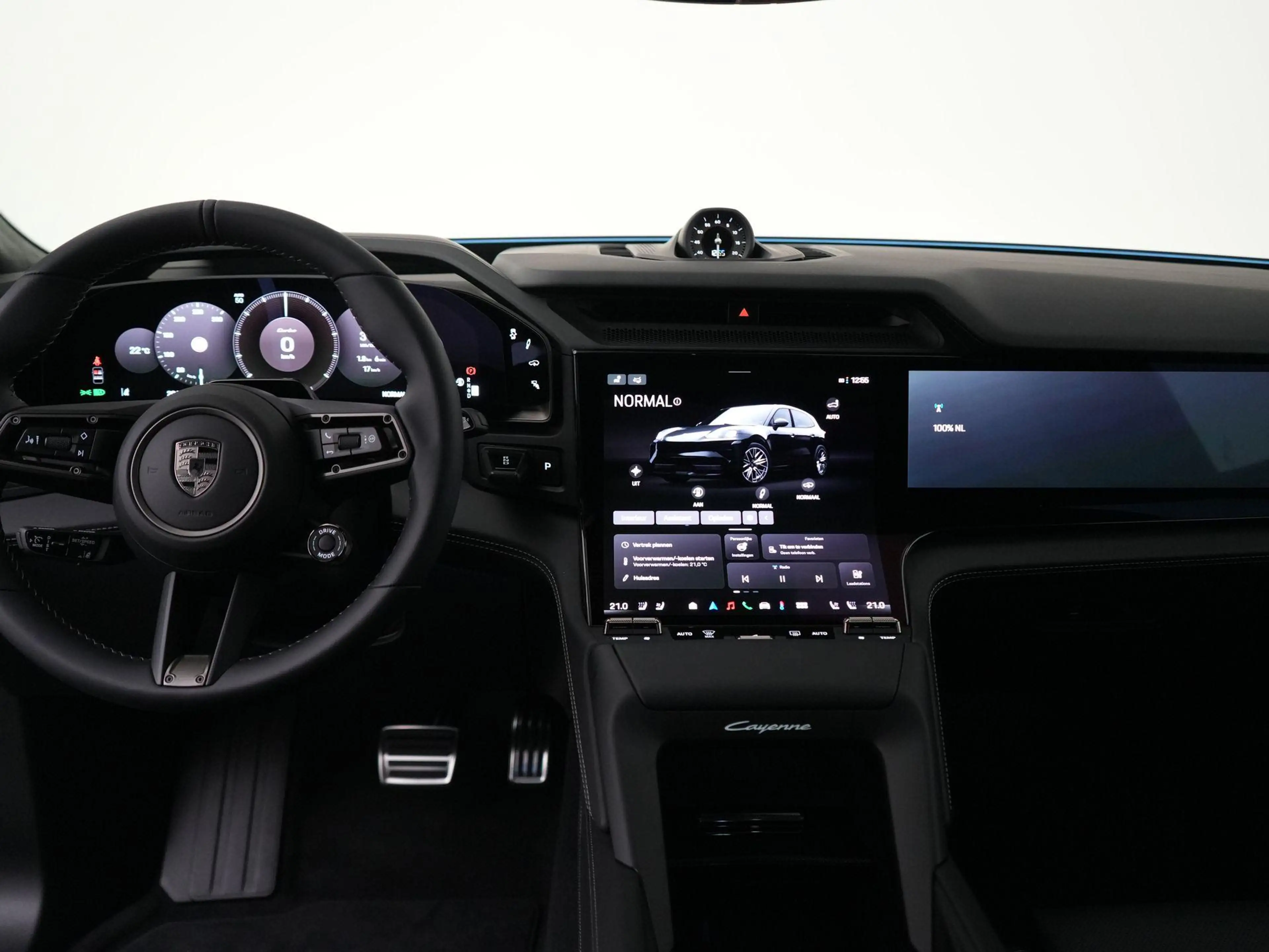 Porsche Cayenne Electric Turbo — photo 15