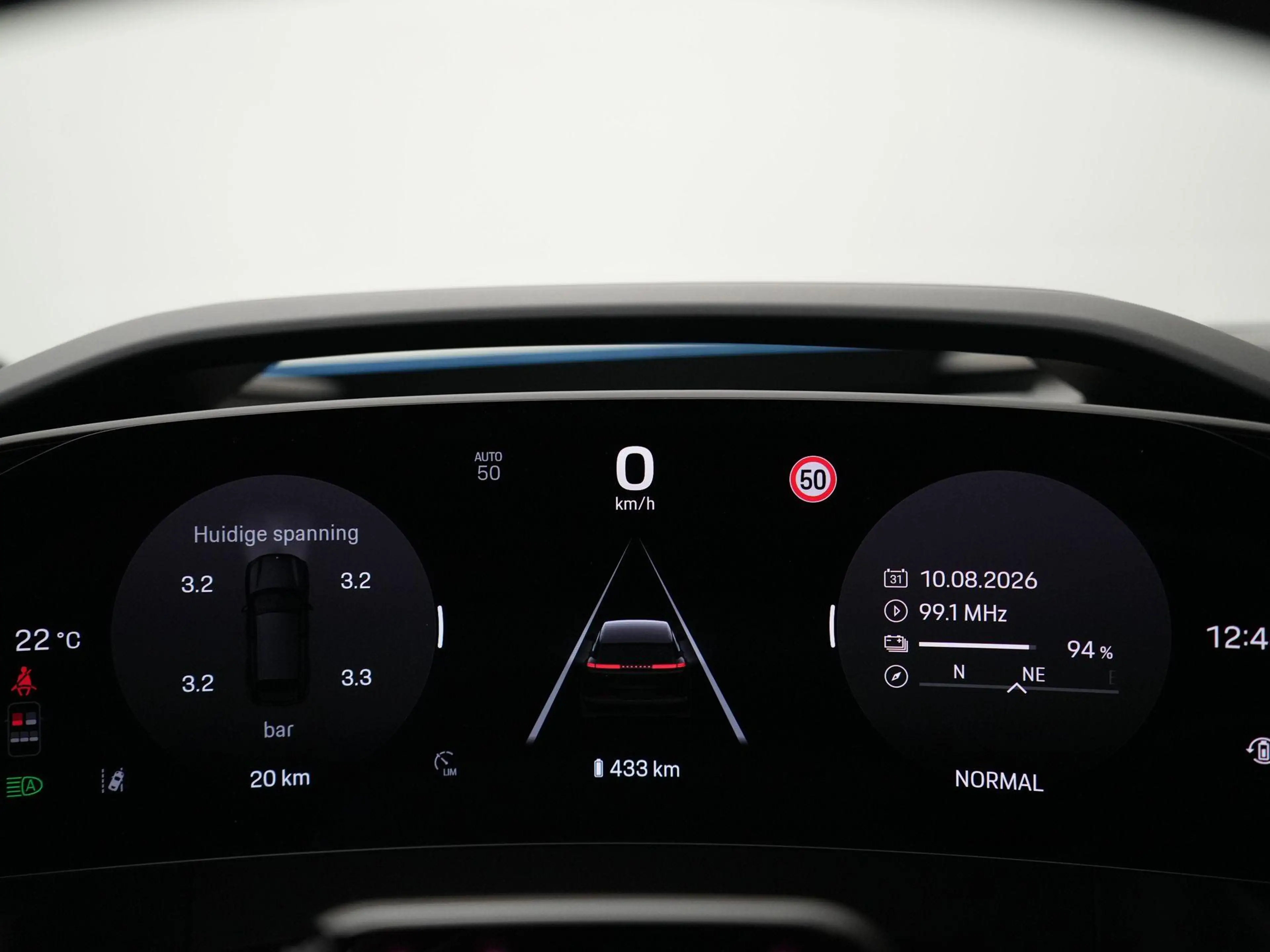 Porsche Cayenne Electric Turbo — photo 6