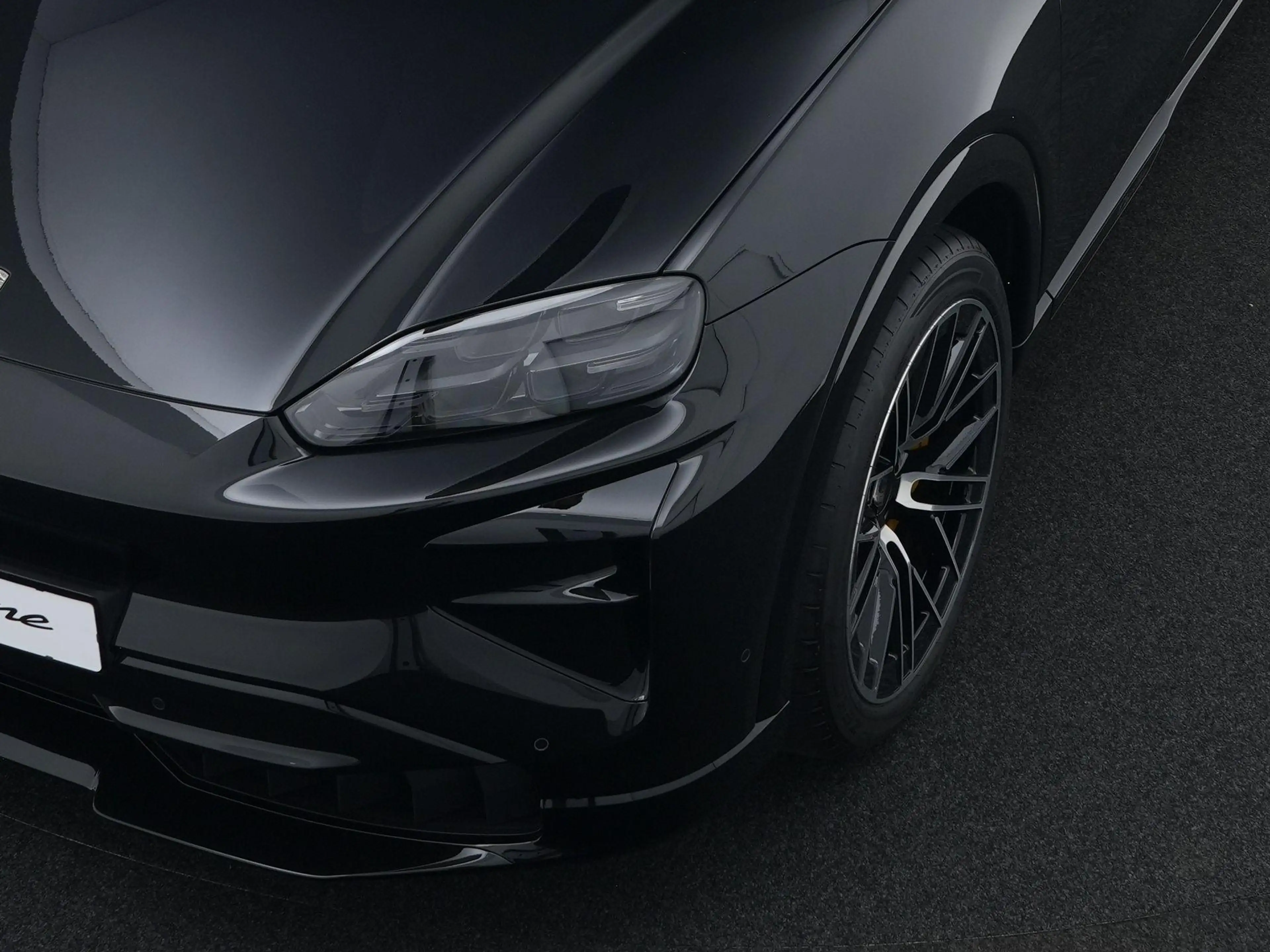 Porsche Cayenne Electric Turbo — photo 9