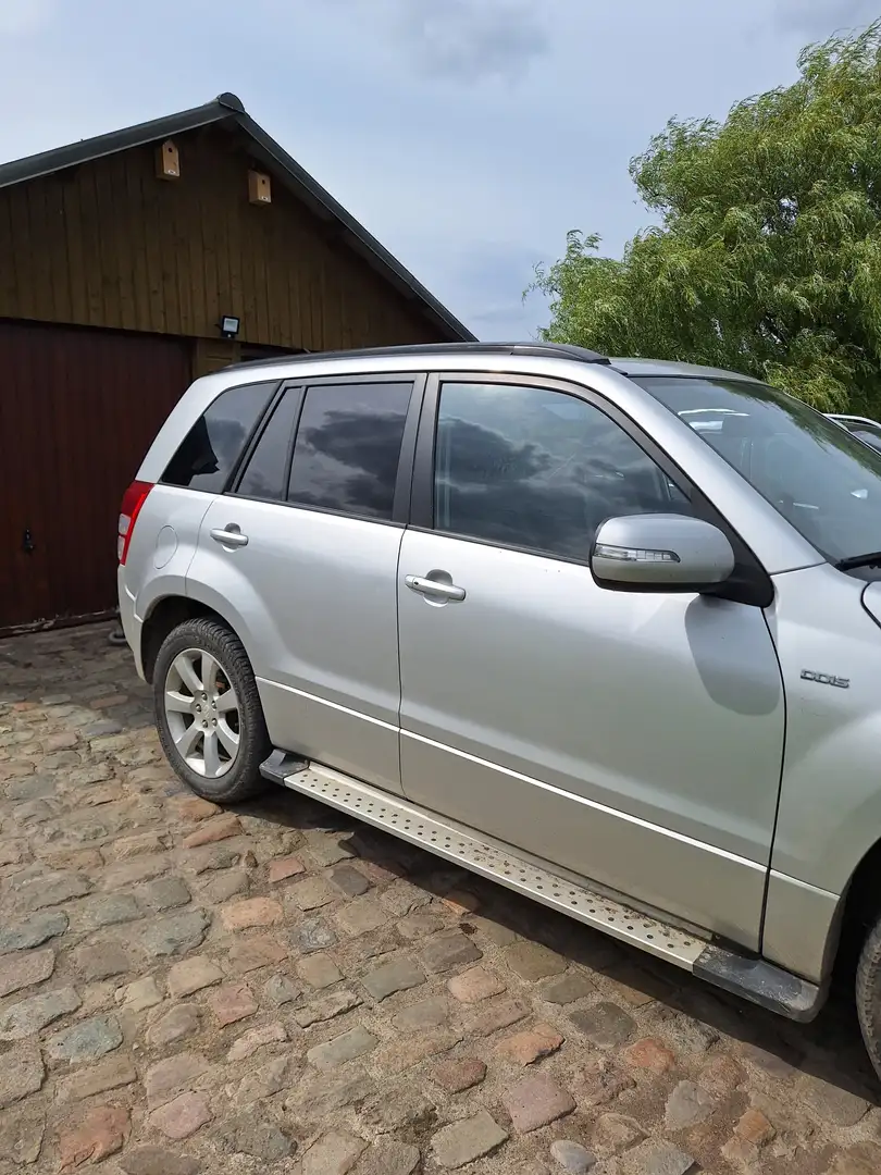 Suzuki Grand Vitara 1.9 DDiS JLX Gris - 2
