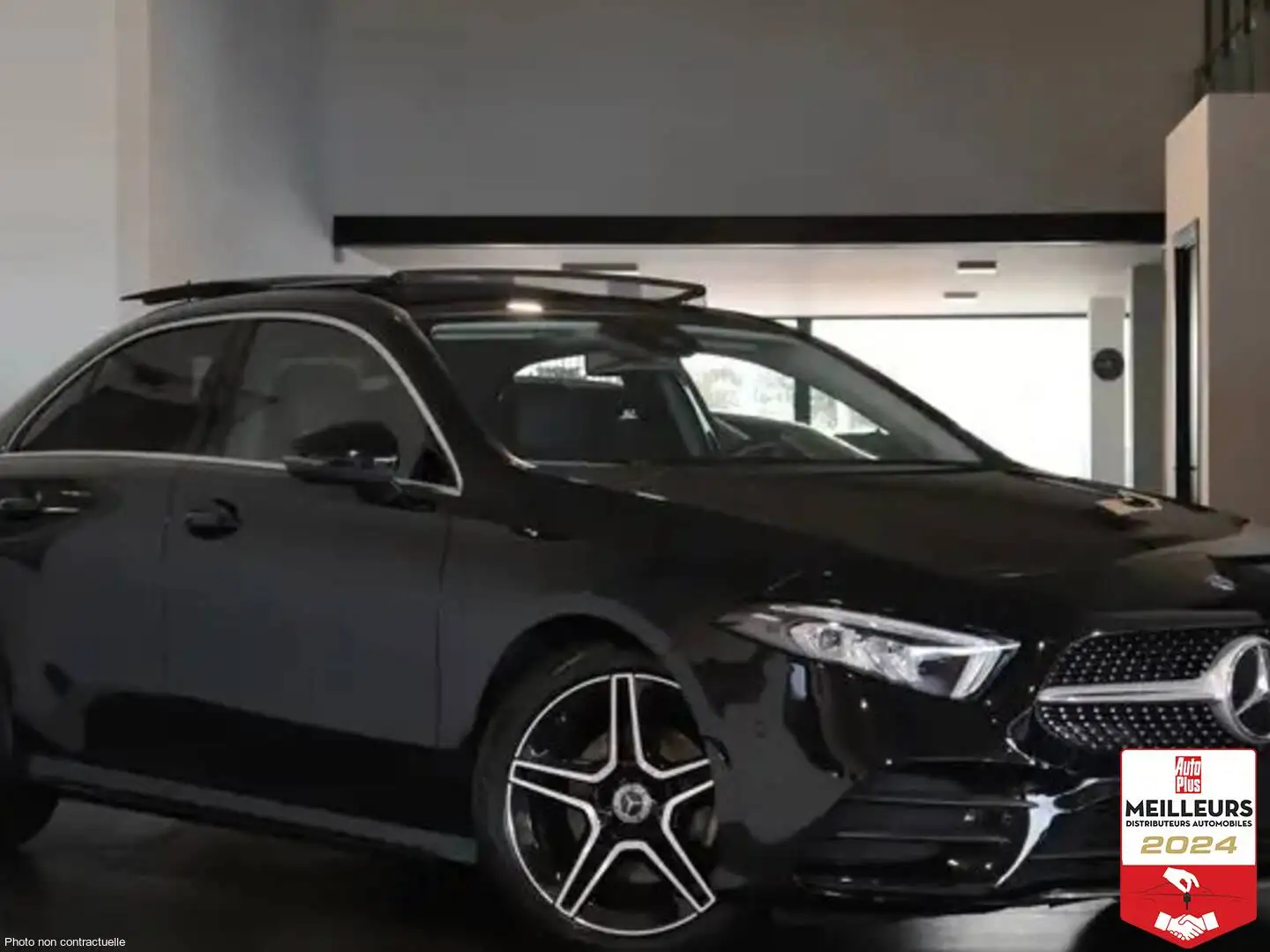 Mercedes-Benz A 200 200 AMG Line +Toit ouvrant panoramique Zwart - 2