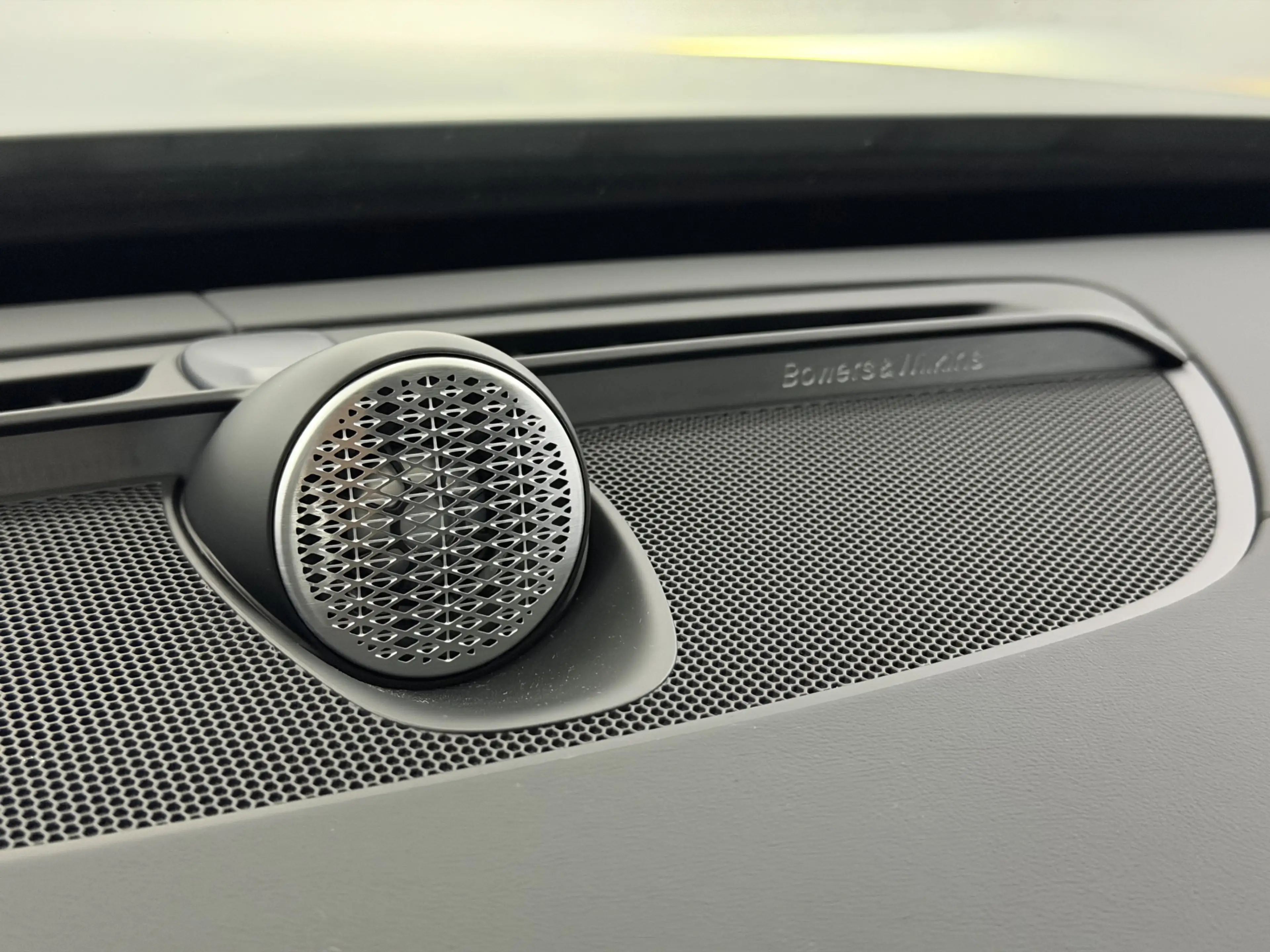 Volvo XC90 2.0 T8 Plug-in hybrid AWD Plus Black Edition Panor — photo 32