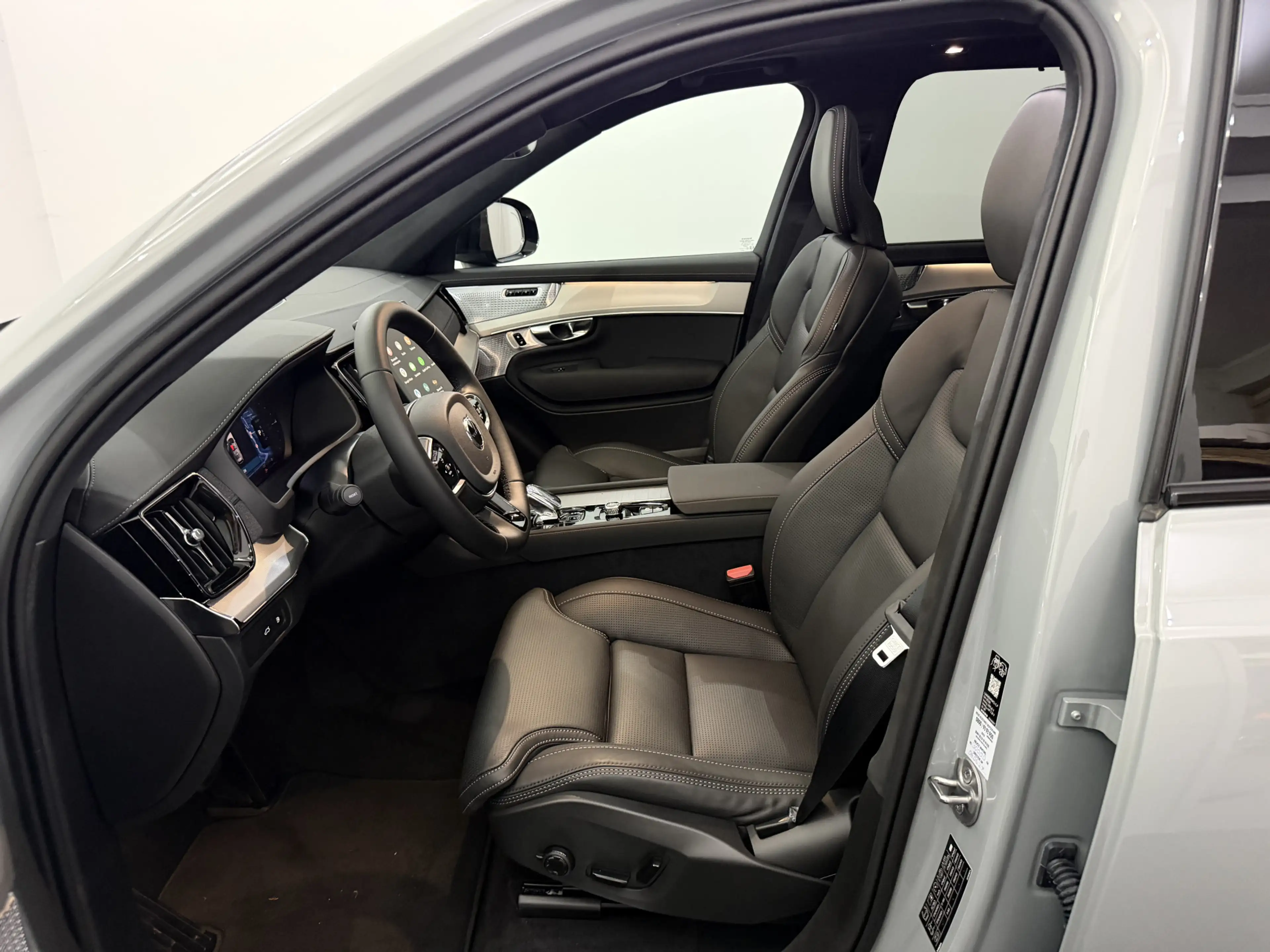 Volvo XC90 2.0 T8 Plug-in hybrid AWD Plus Black Edition Panor — photo 7
