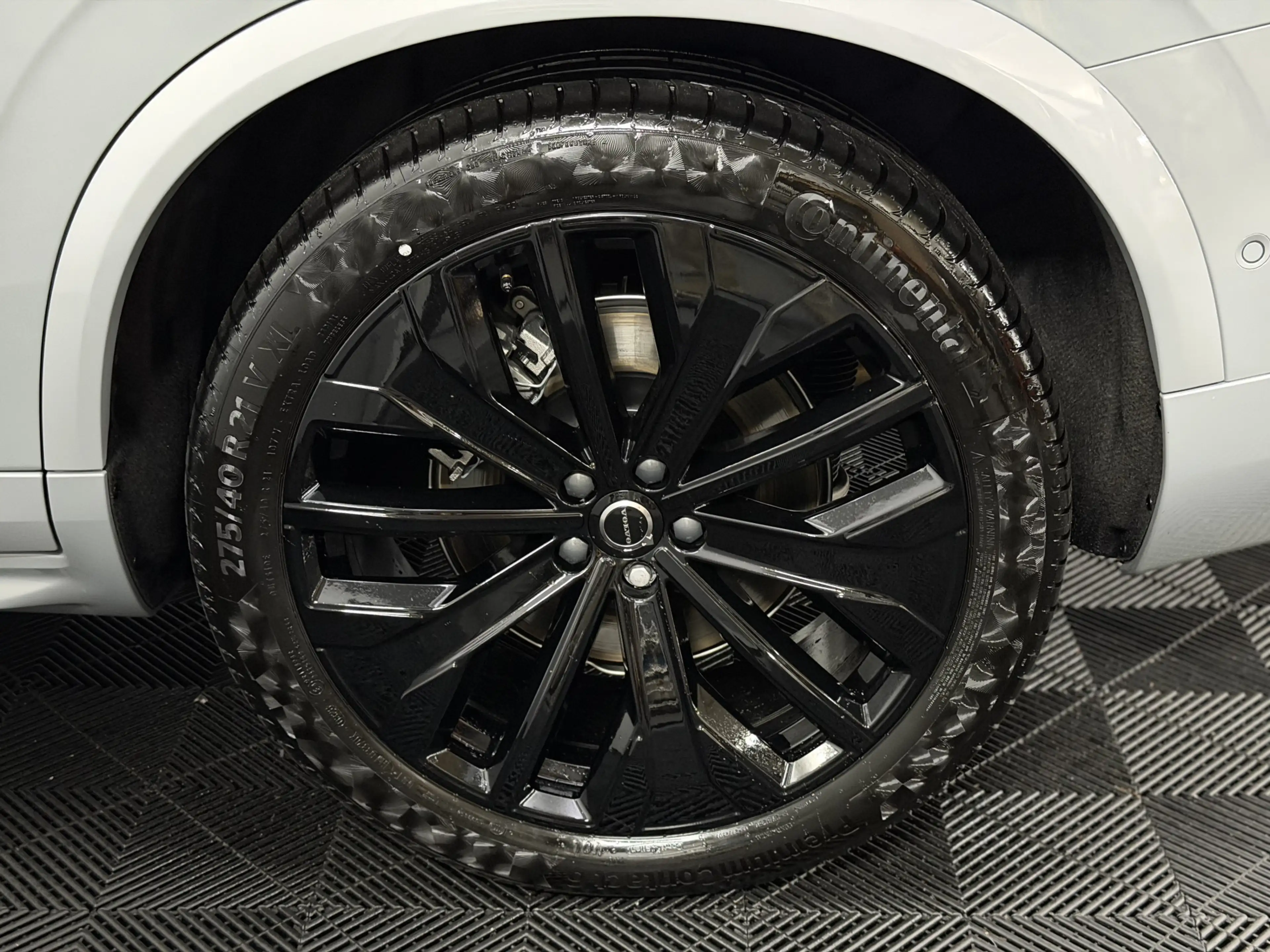 Volvo XC90 2.0 T8 Plug-in hybrid AWD Plus Black Edition Panor — photo 6