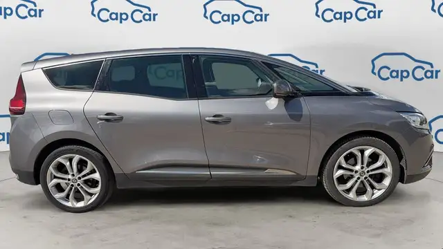 Renault Grand Scenic view 4