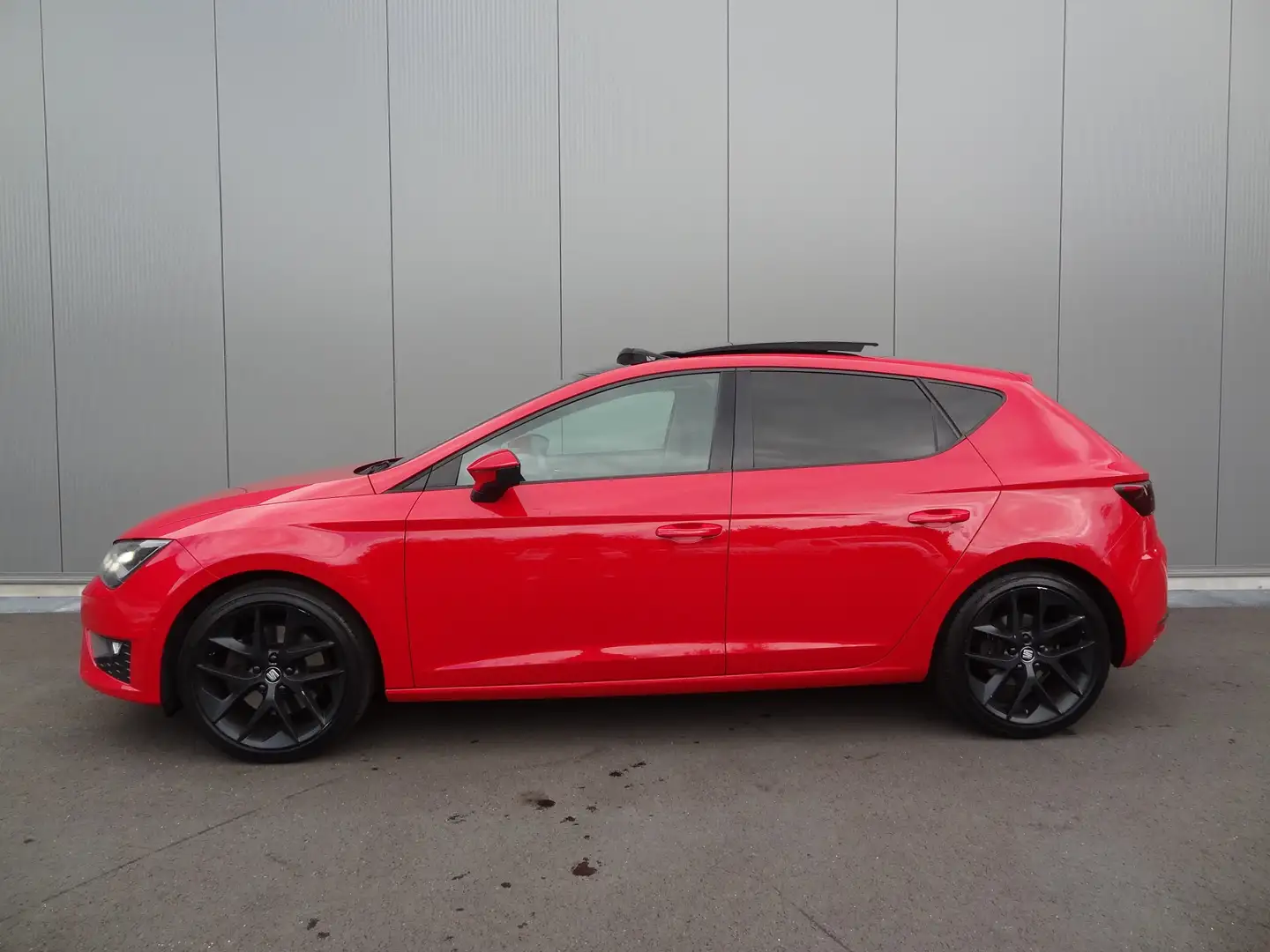 SEAT Leon 1.8 TSI | FR | 180 PK | PANO | NAVI | STOELV | Rouge - 2