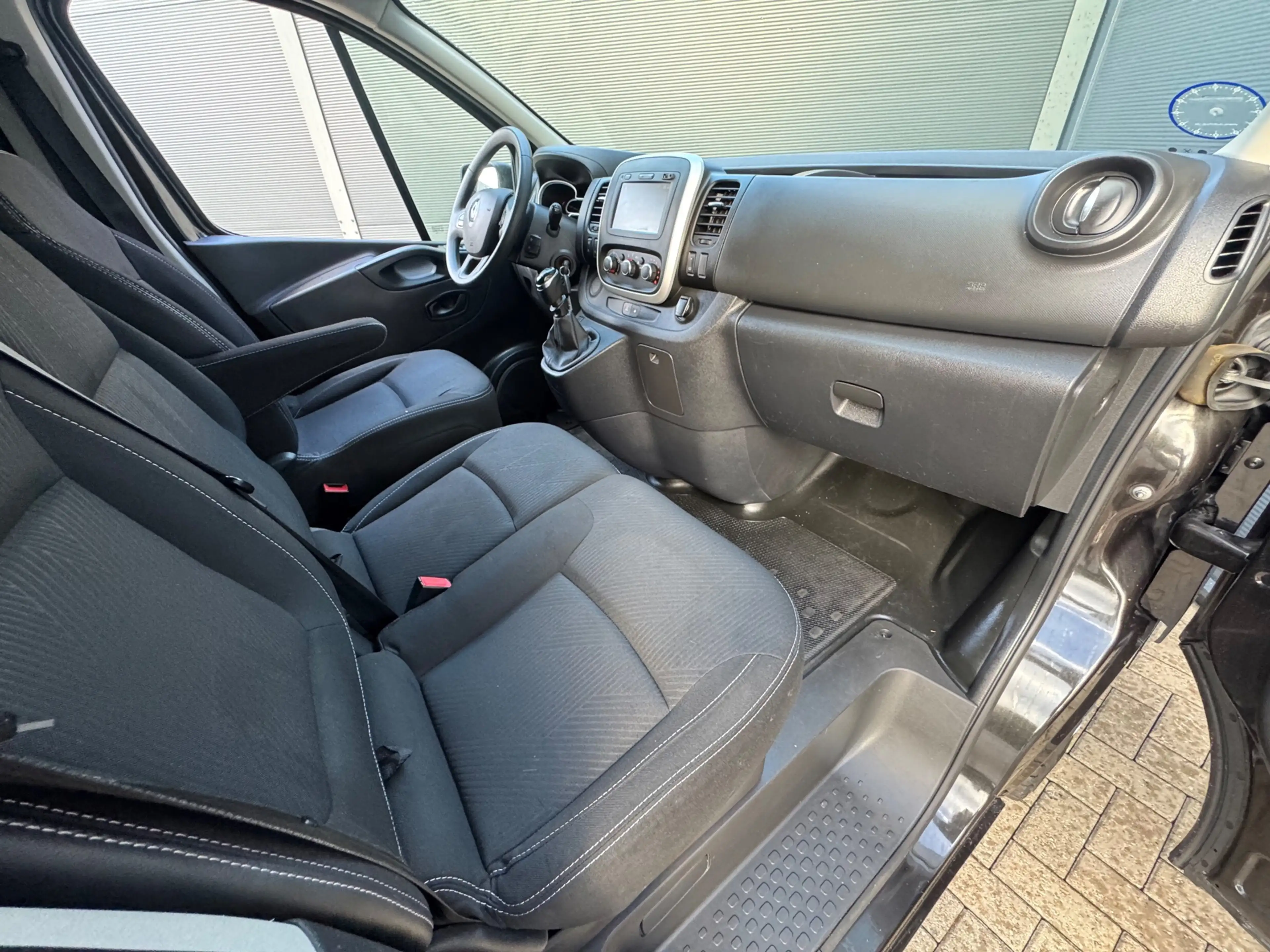 Renault Trafic 2.0 dCi 120 T29 L2H1 / Camera / Trekhaak / Led — photo 13