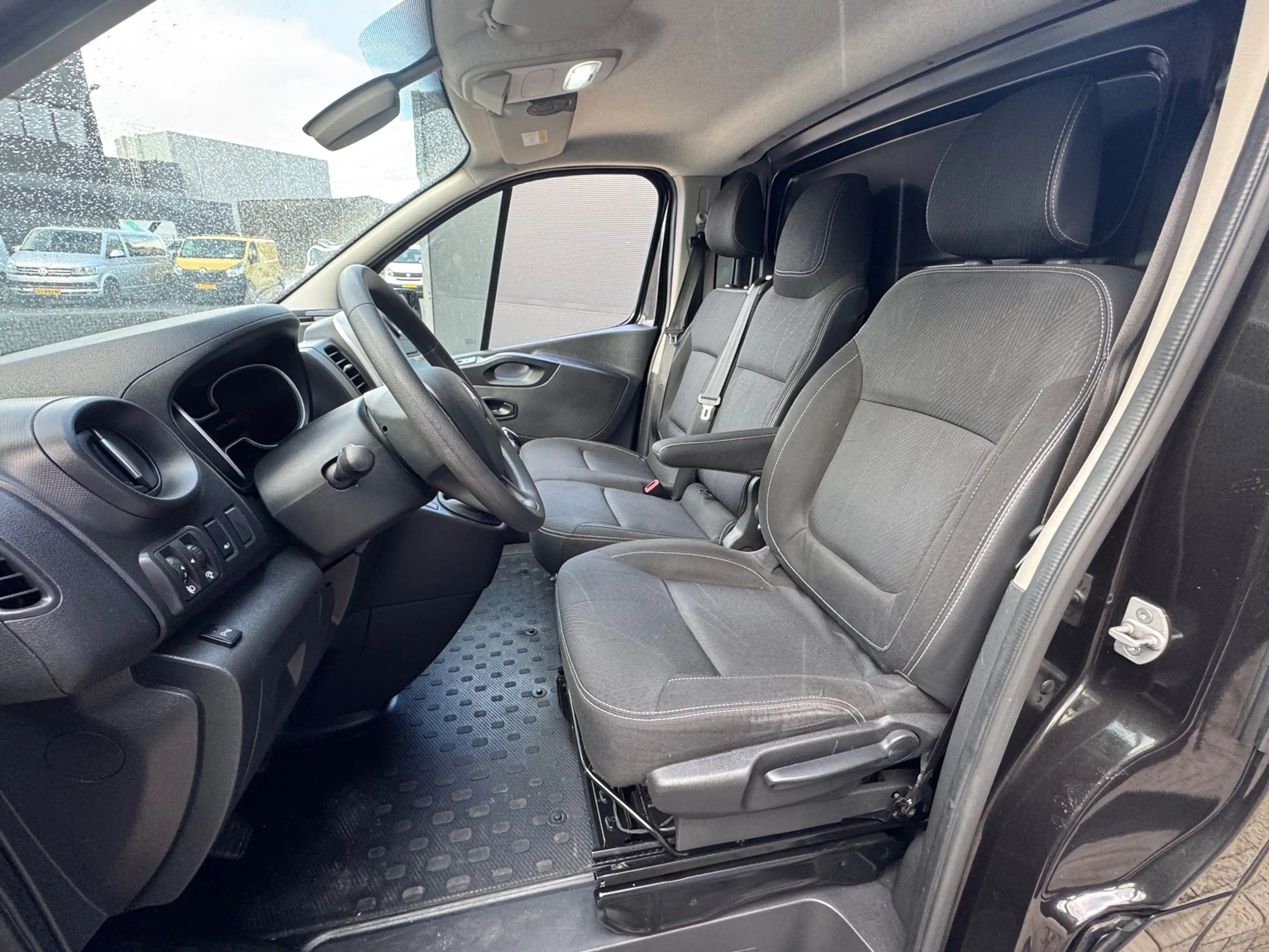 Renault Trafic 2.0 dCi 120 T29 L2H1 / Camera / Trekhaak / Led — photo 6
