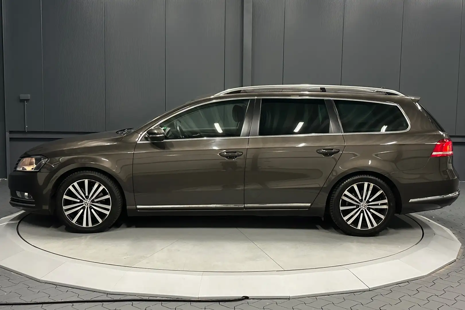 Volkswagen Passat Variant Comfortline BlueMotion*17Zoll*el.Klappe*Sport-Sitz Bruin - 2