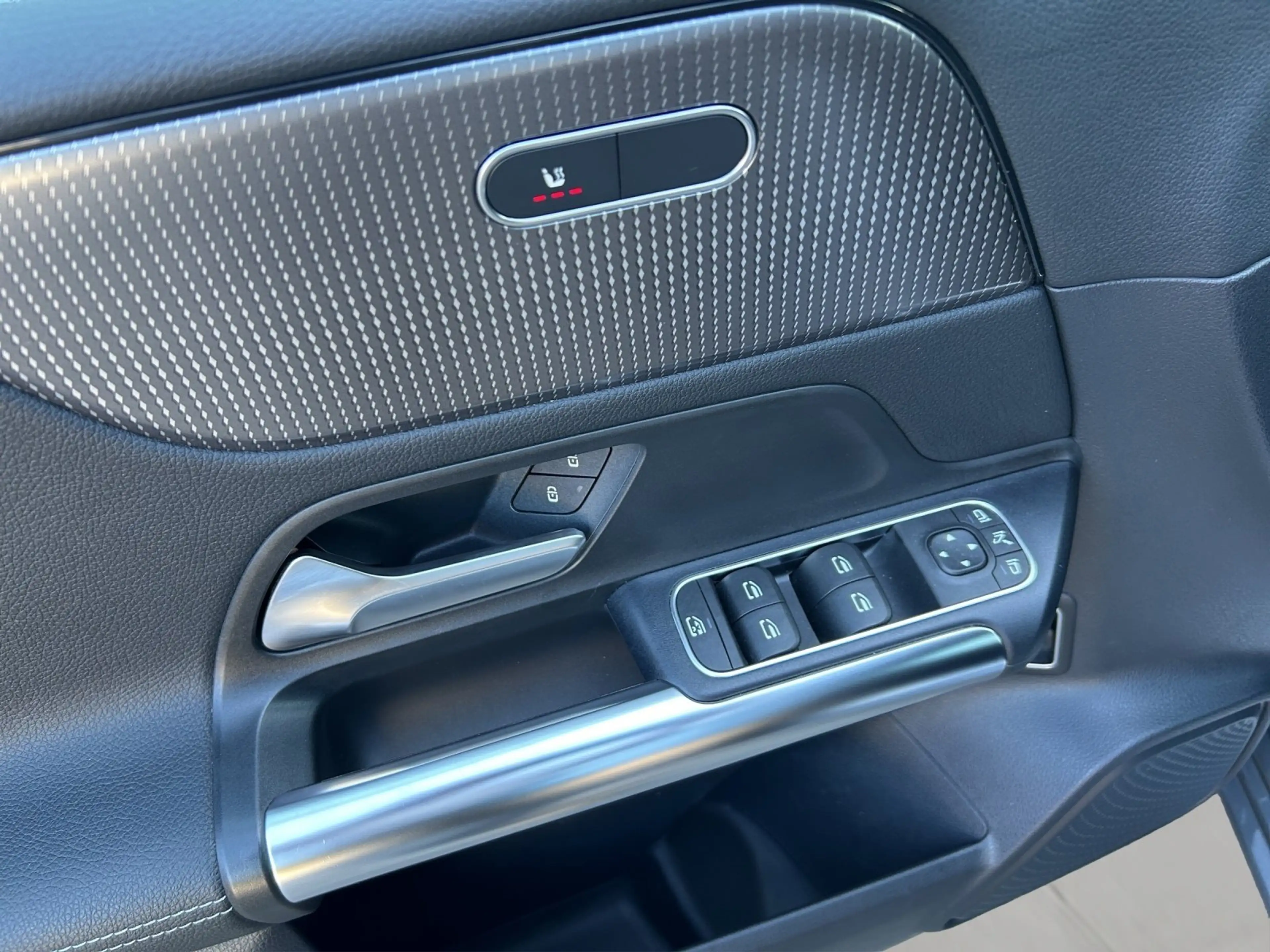 Mercedes-Benz B 250 e Progr. AHK PAno LED HighEndMBUX Business — photo 12