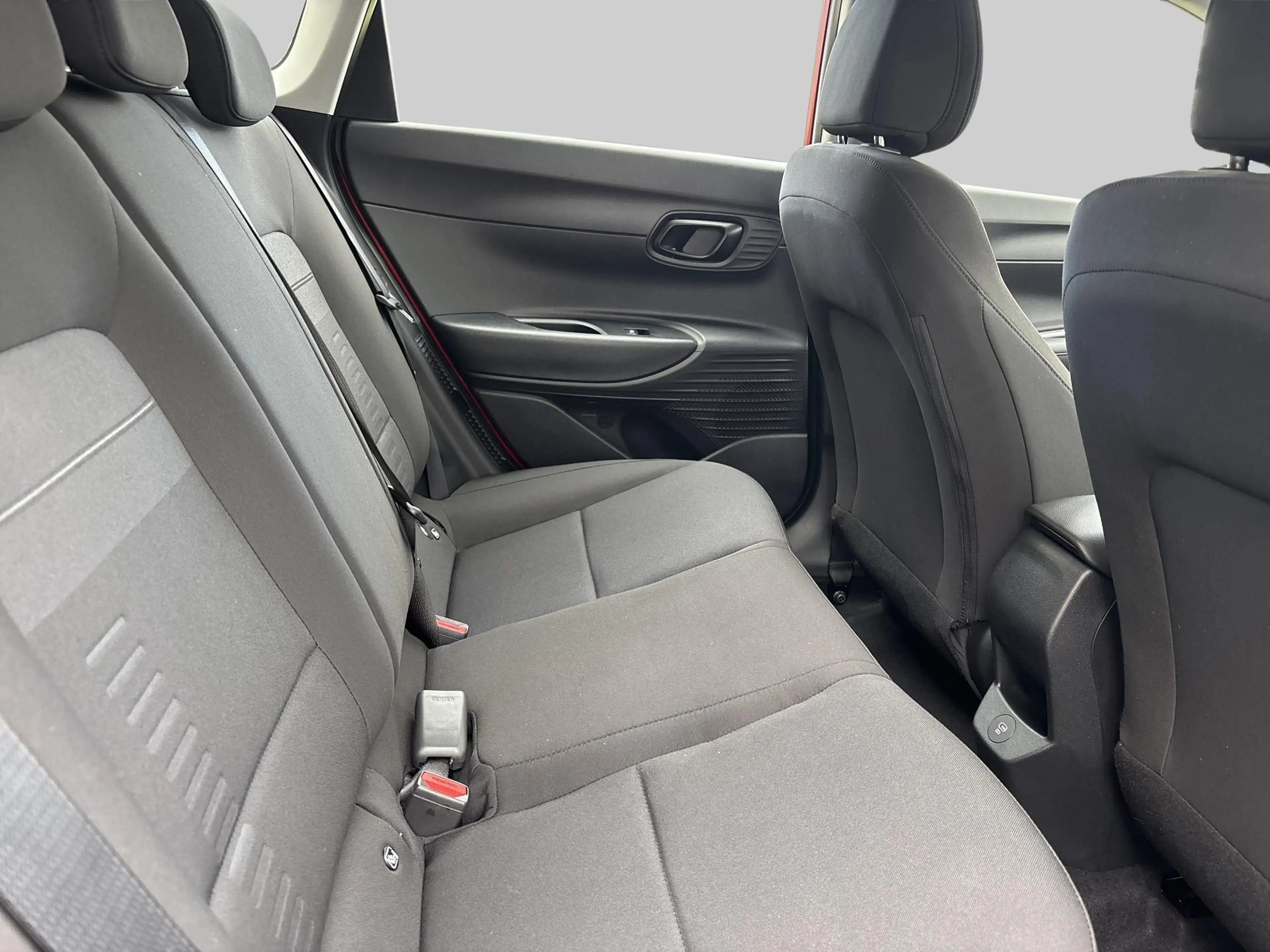 Hyundai BAYON 1.0 T-GDI MHEV Comfort VAN: €31.390 VOOR: €27.390 — photo 14