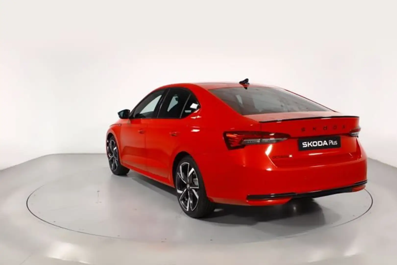 Skoda Octavia 2.0TDI Sportline DSG7 110kW Rojo - 2