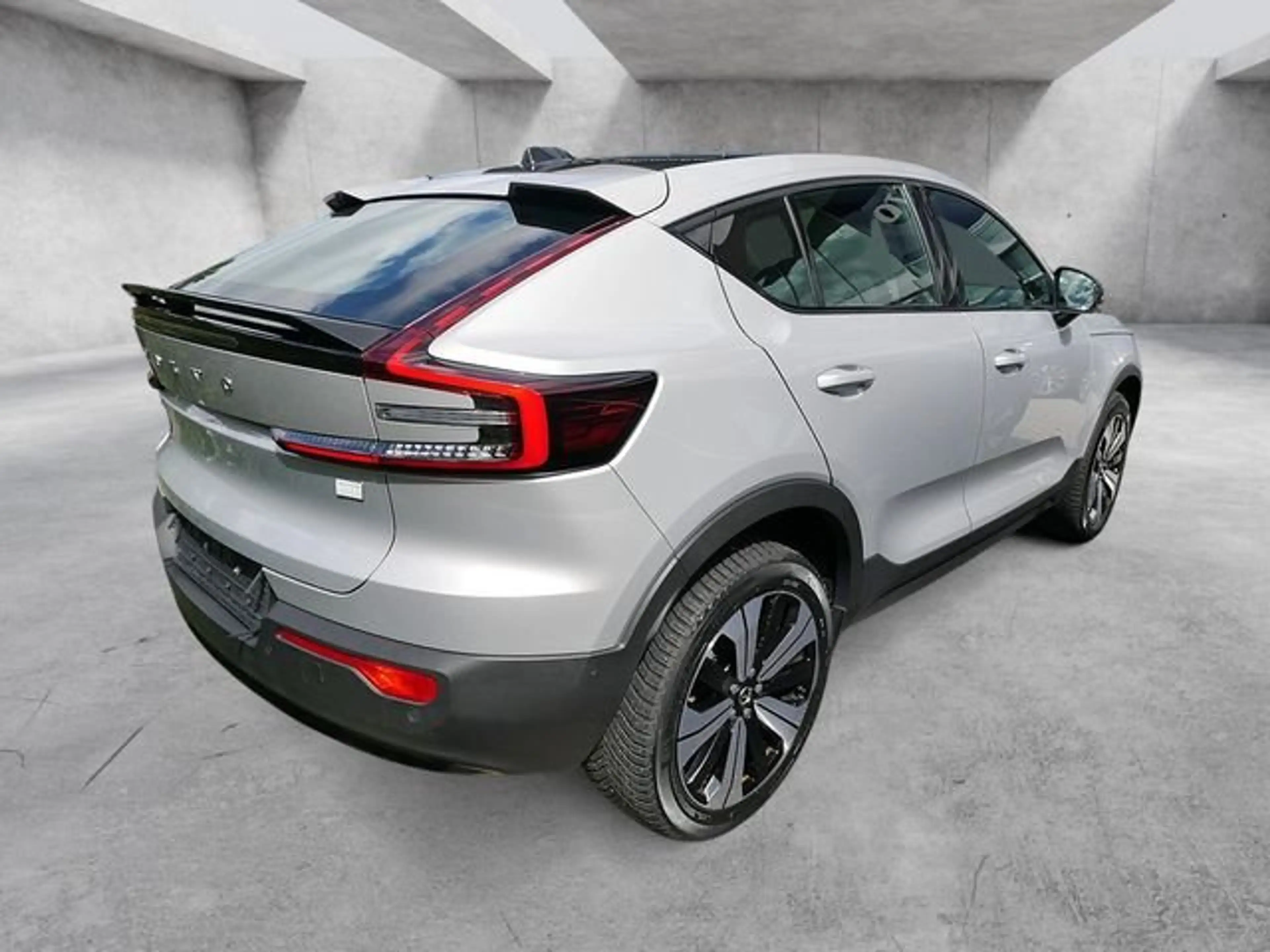 Volvo C40 Ultimate Recharge Pure Electric 2WD LED PANO — photo 4